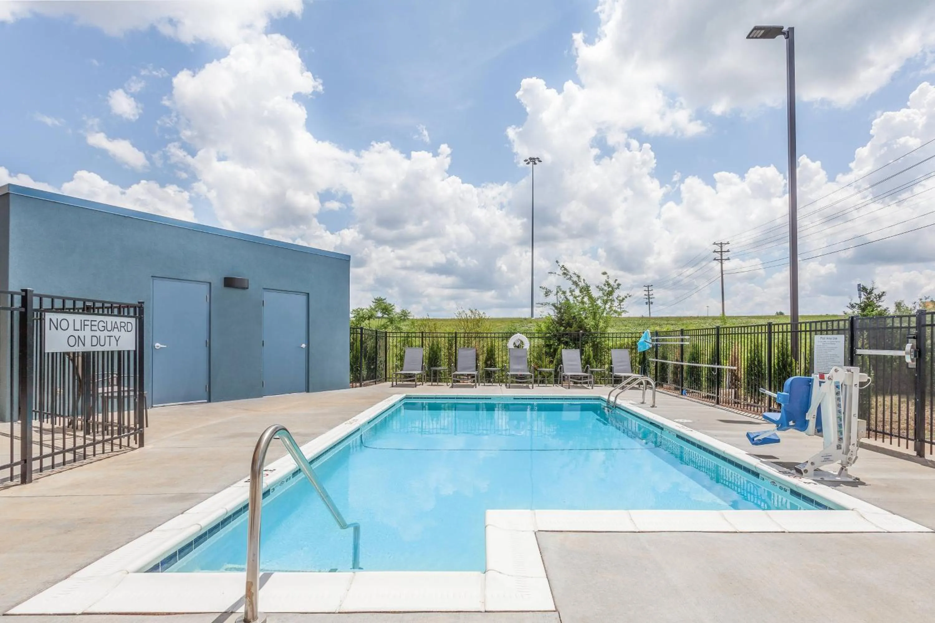 Swimming pool in Fairfield Inn & Suites by Marriott Lebanon