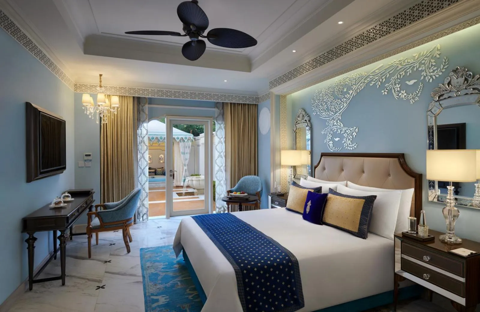 Living room, Bed in The Leela Palace Jaipur