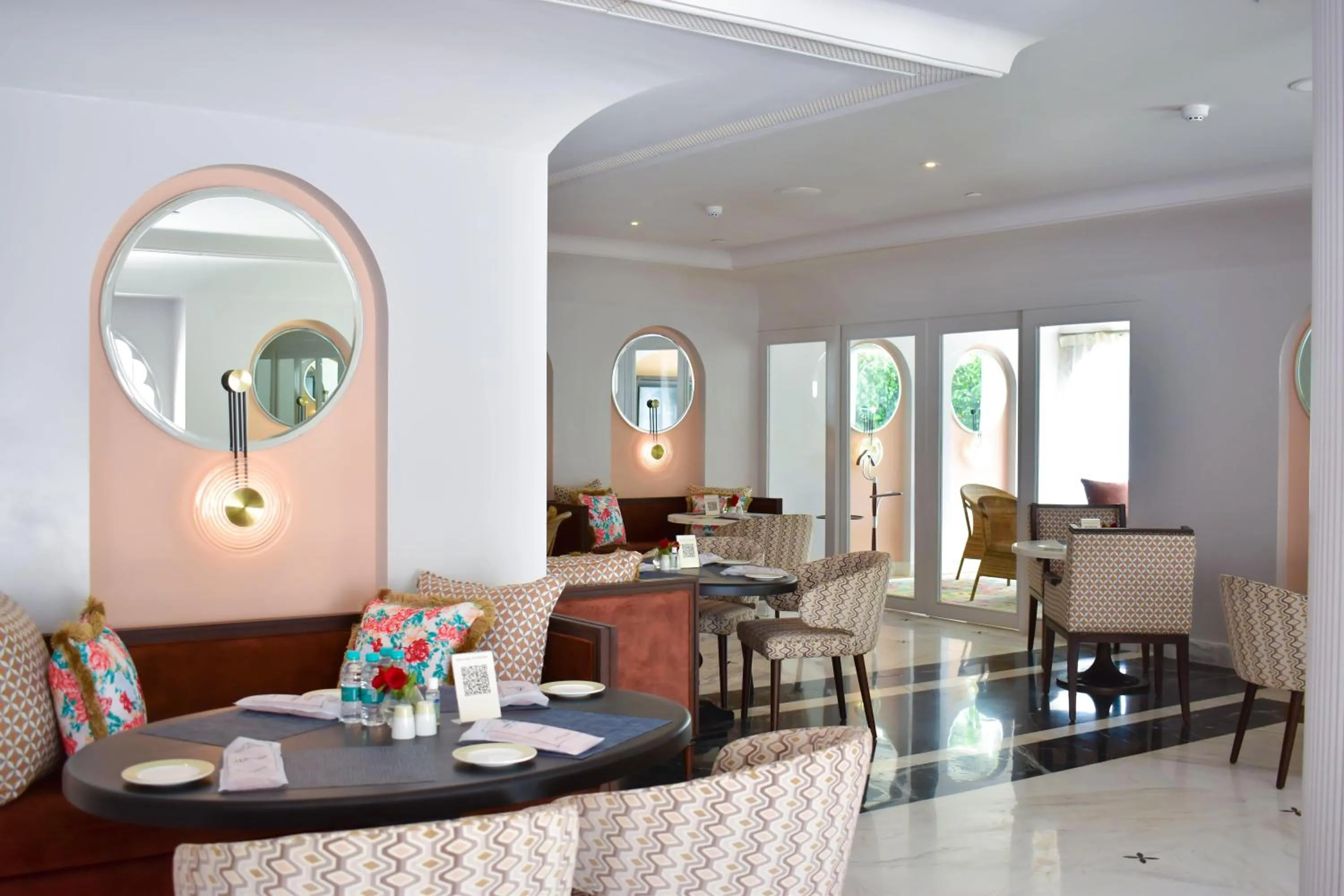 Restaurant/places to eat in The Leela Palace Jaipur