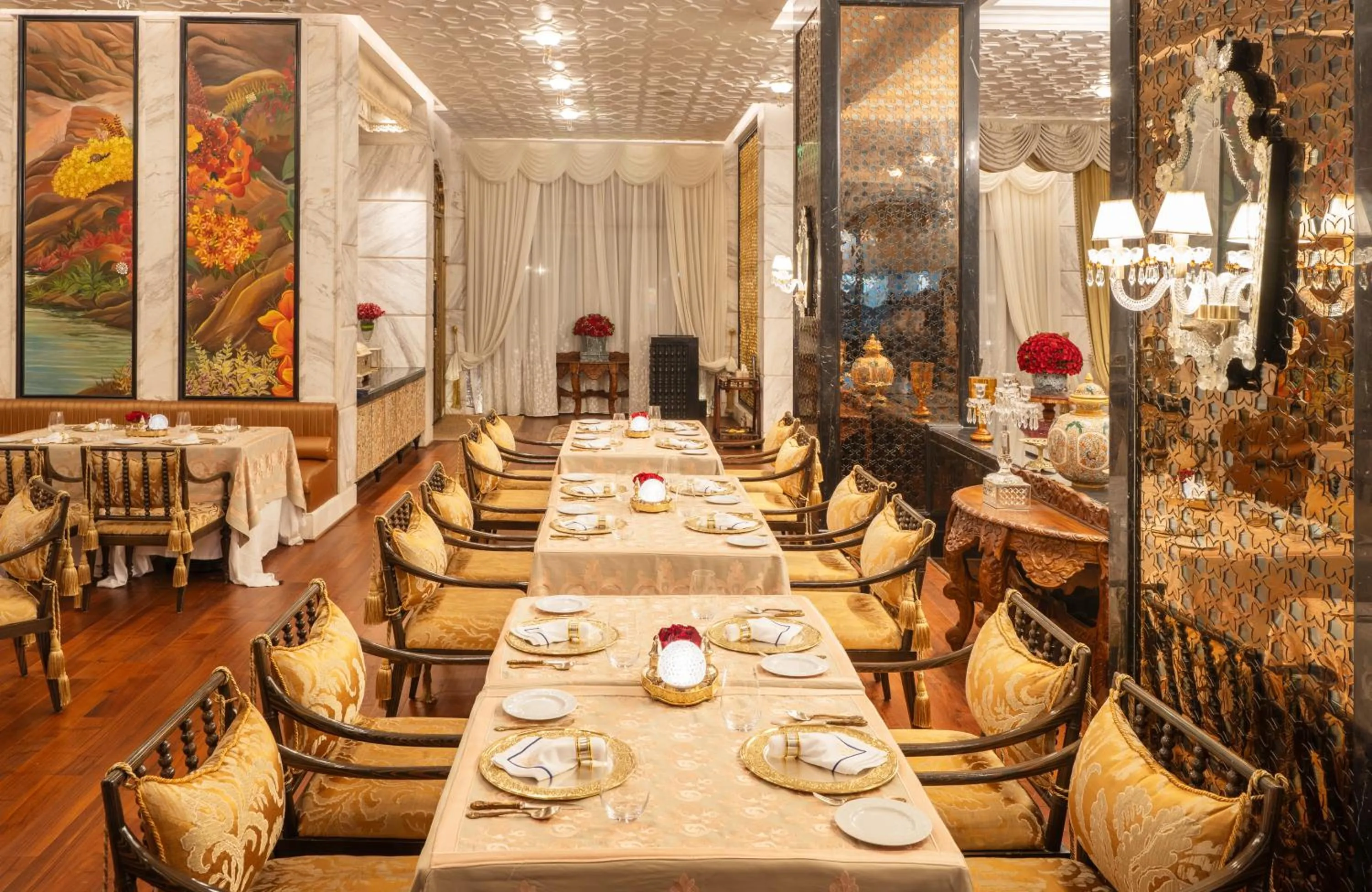 Restaurant/places to eat in The Leela Palace Jaipur