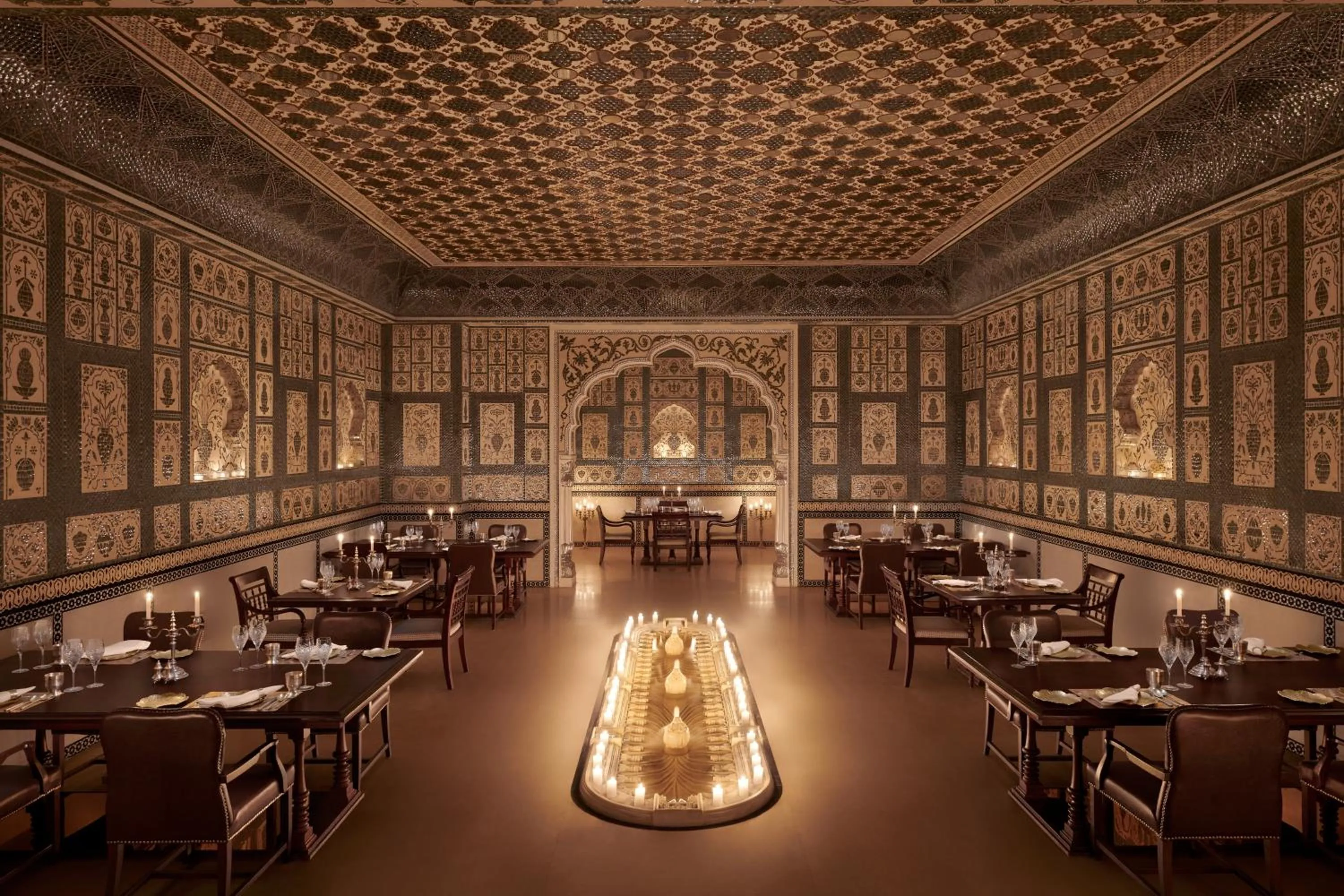Restaurant/places to eat in The Leela Palace Jaipur