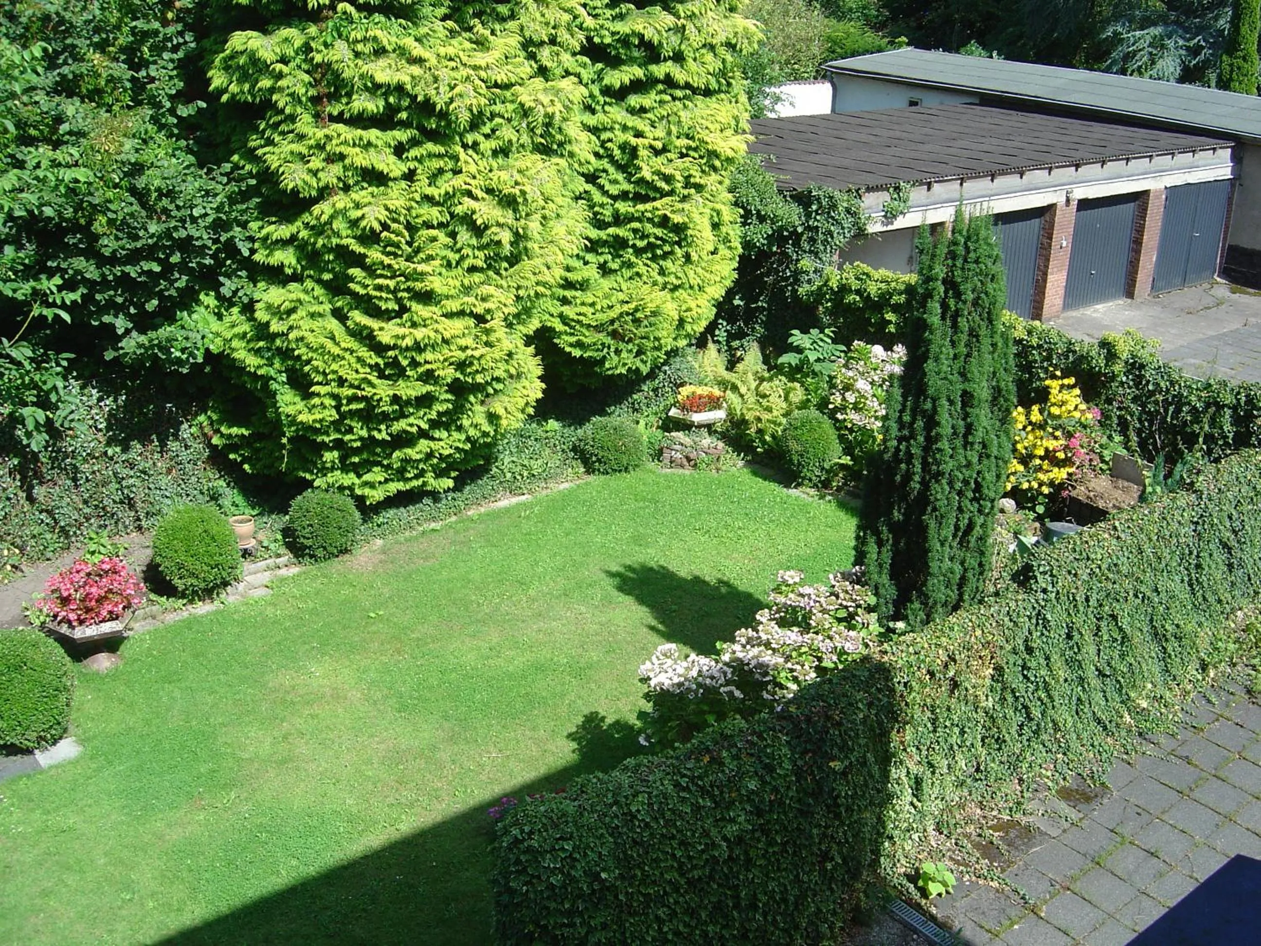 Garden in Hotel Marienhof Düsseldorf Neuss