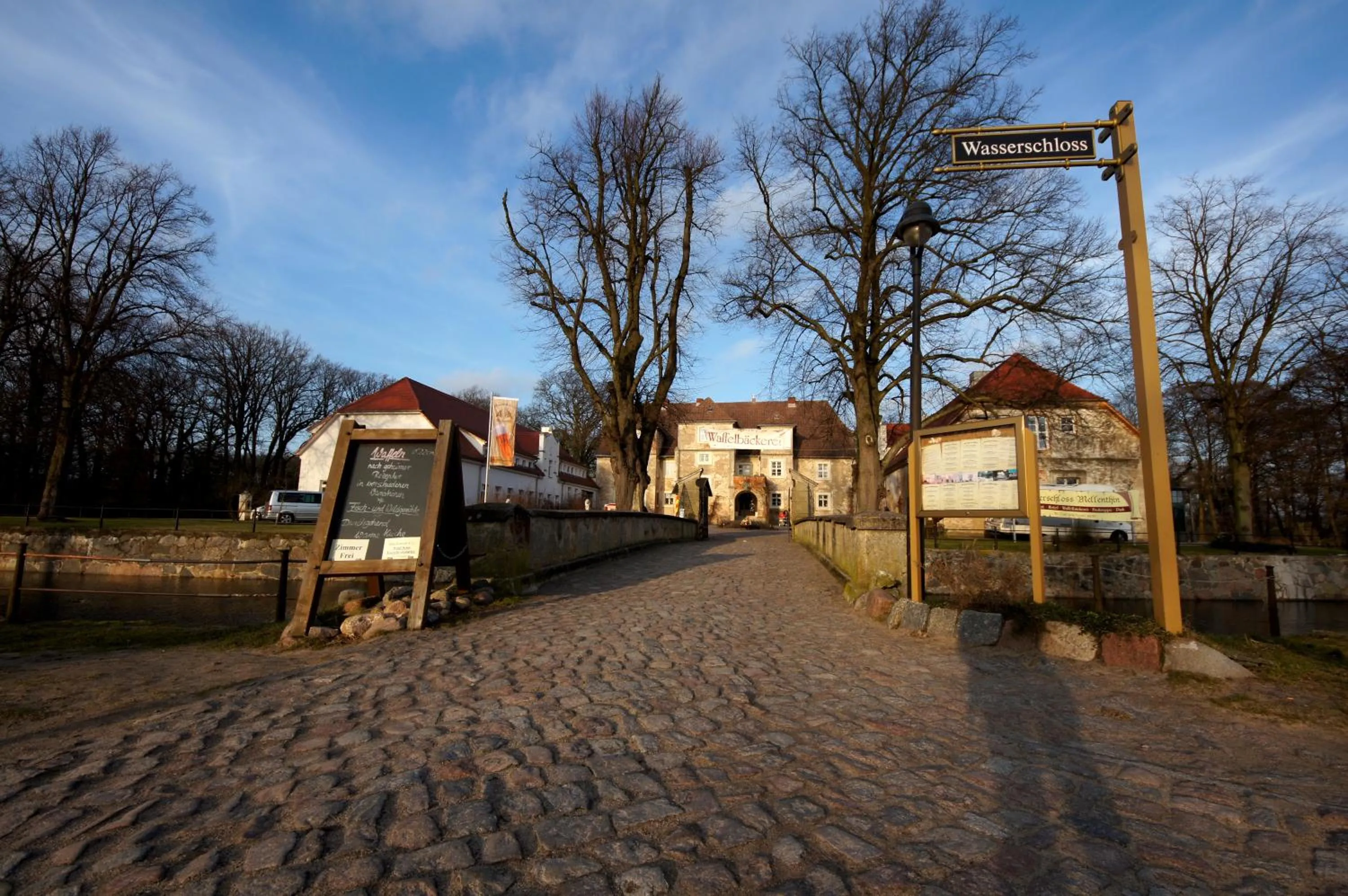 Facade/entrance in Hotel Wasserschloss Mellenthin
