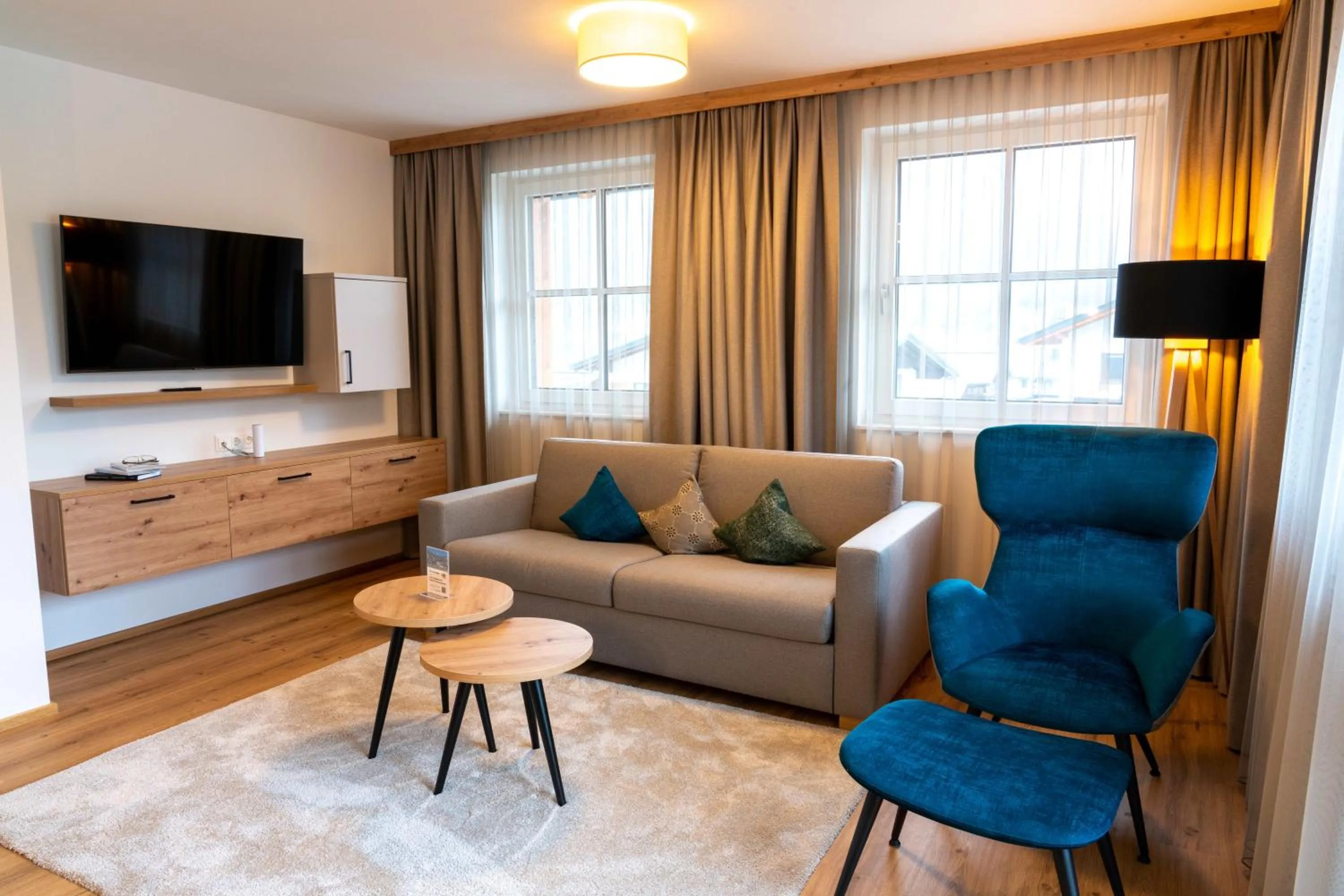 TV and multimedia, Seating Area in die UnterbergerIn