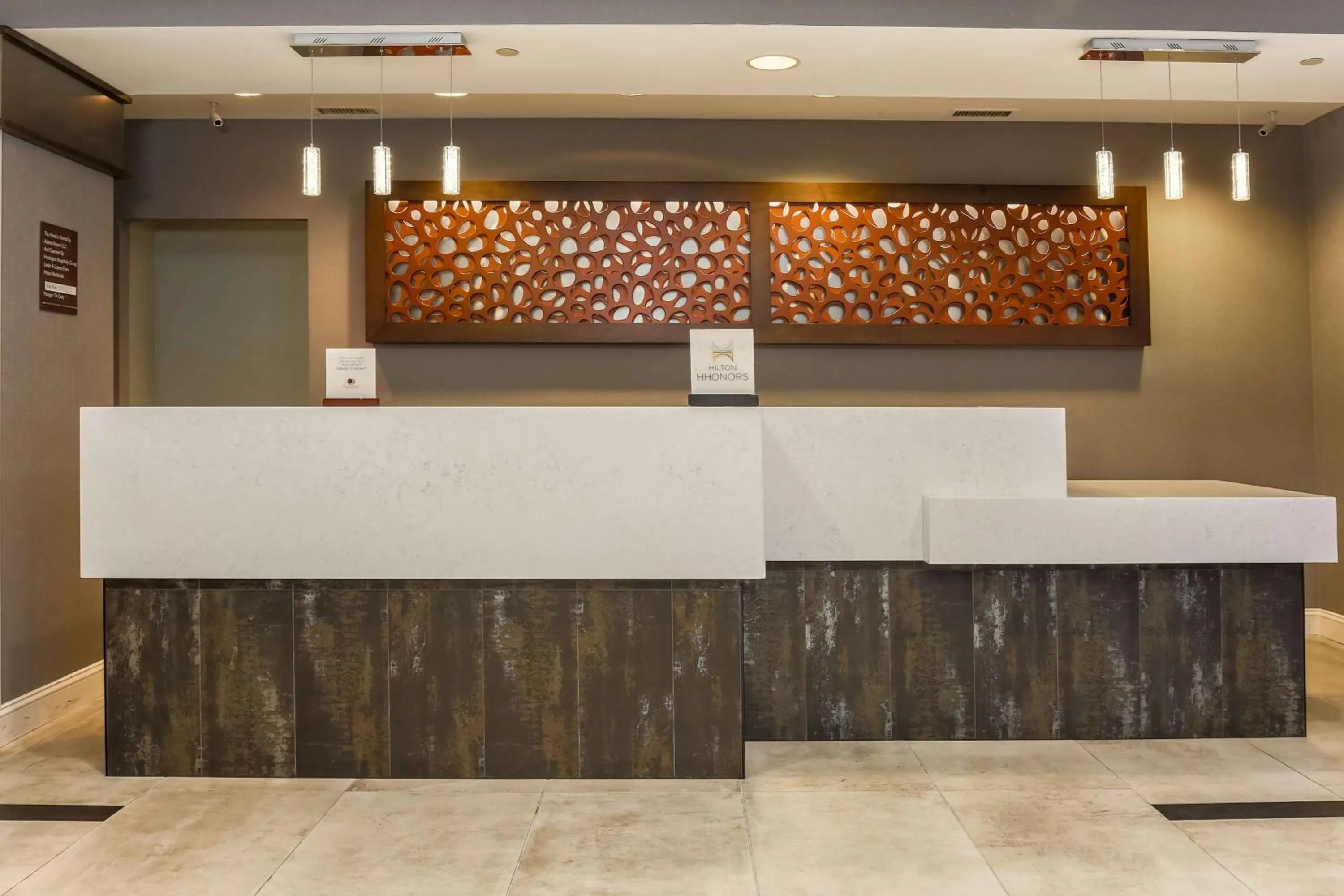 Lobby or reception in DoubleTree by Hilton Atlanta Airport