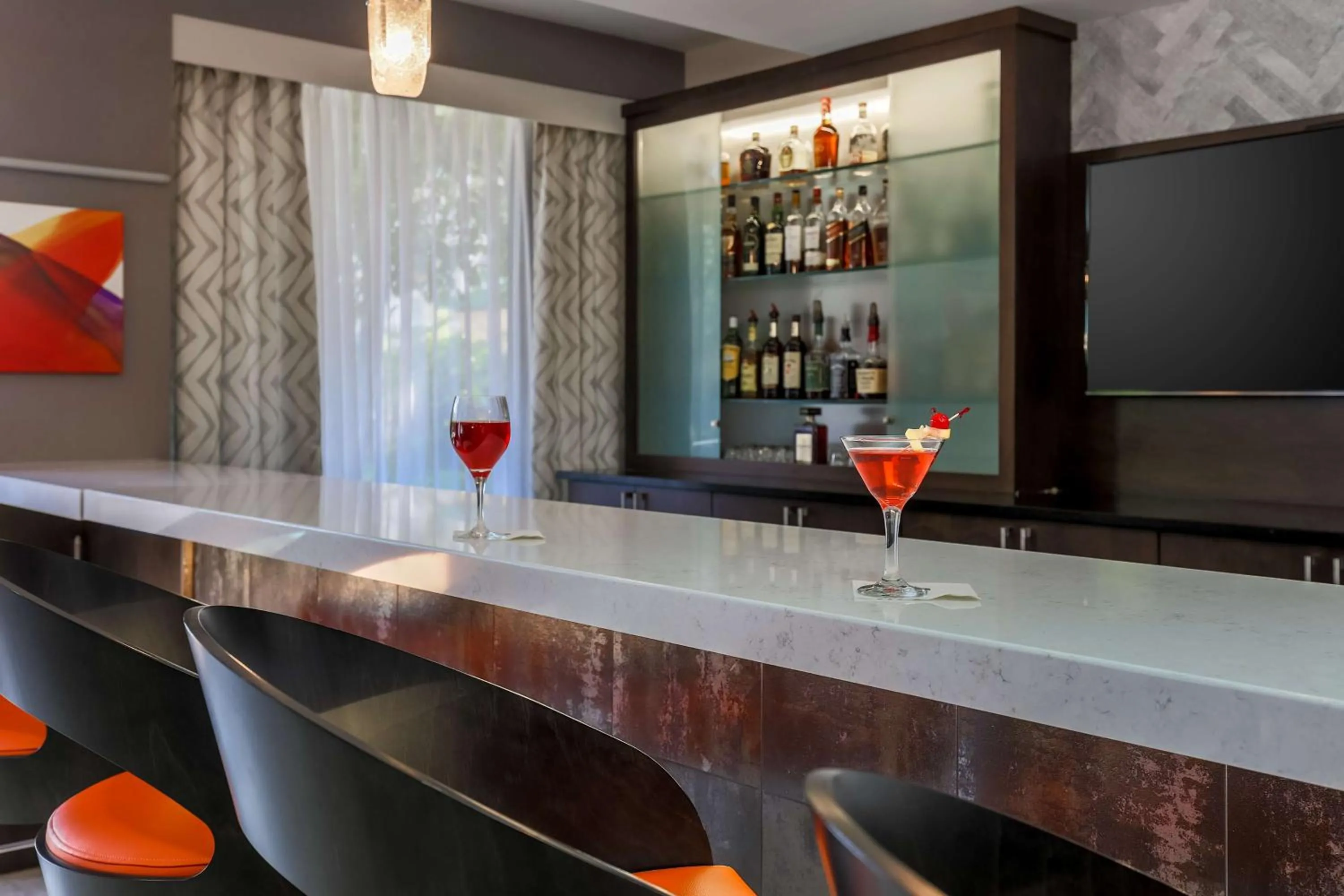 Lounge or bar in DoubleTree by Hilton Atlanta Airport