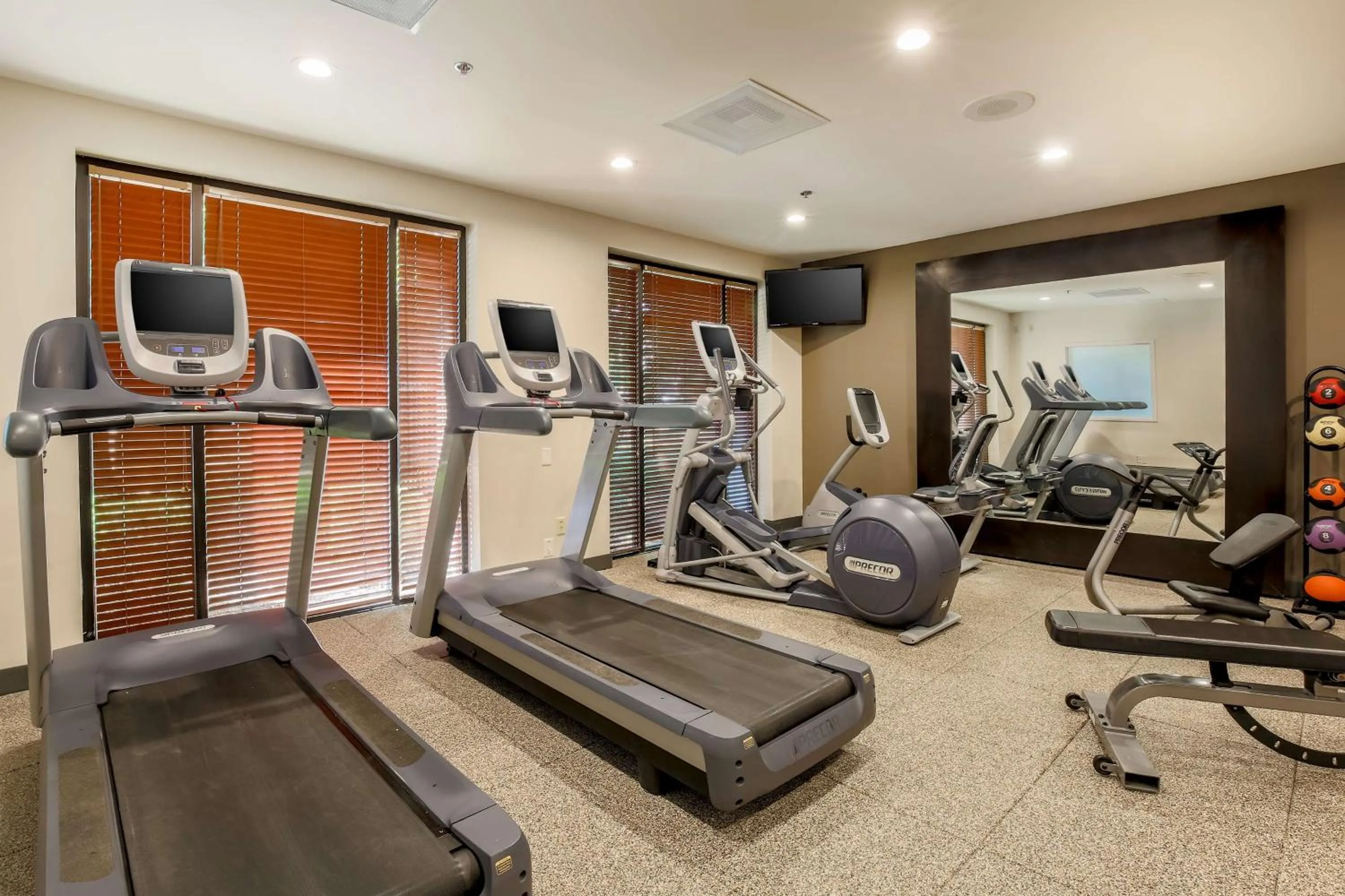 Fitness centre/facilities in DoubleTree by Hilton Atlanta Airport