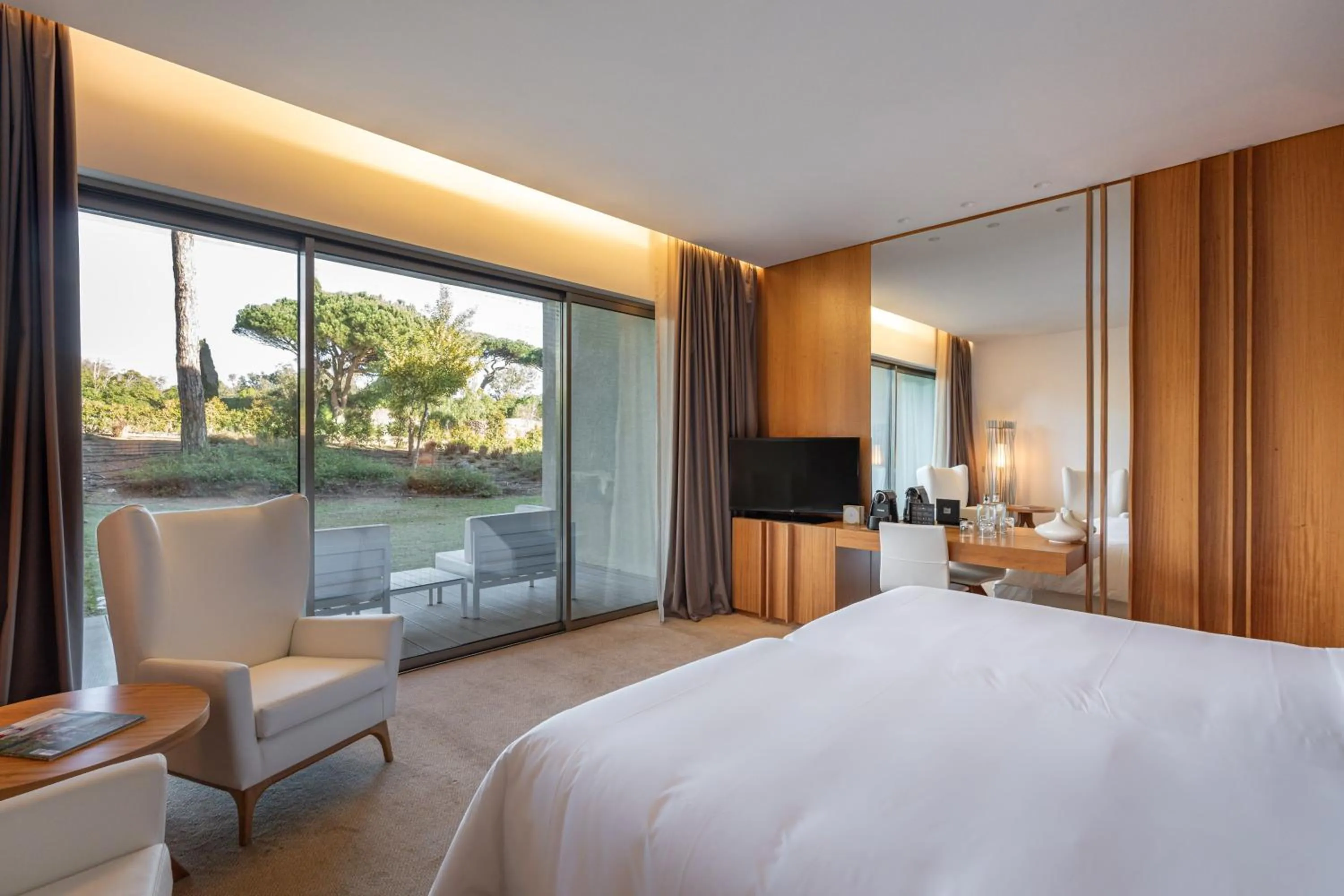 Photo of the whole room, Bed in Onyria Marinha Cascais, Vignette Collection by IHG