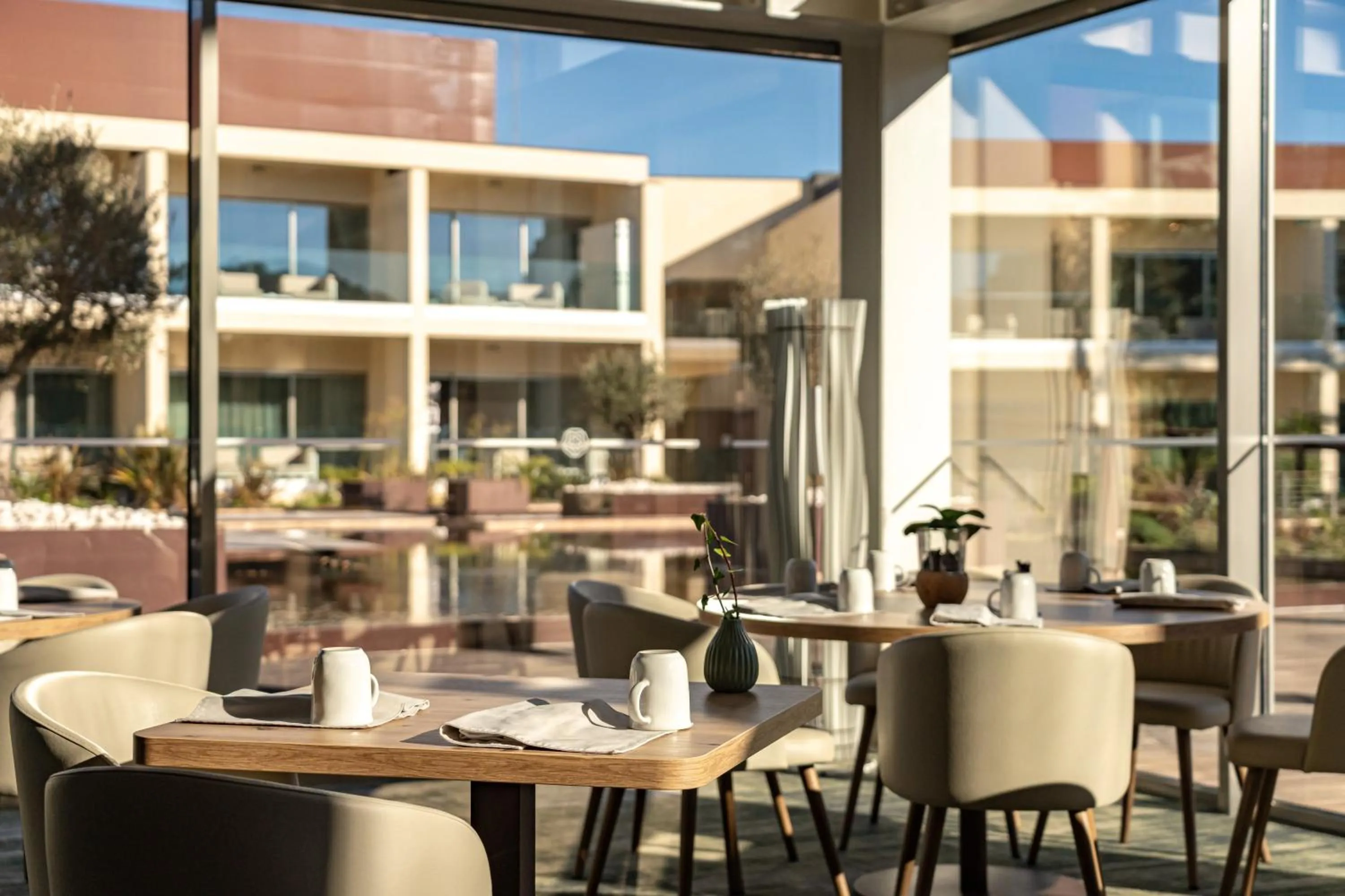 Restaurant/places to eat in Onyria Marinha Cascais, Vignette Collection by IHG