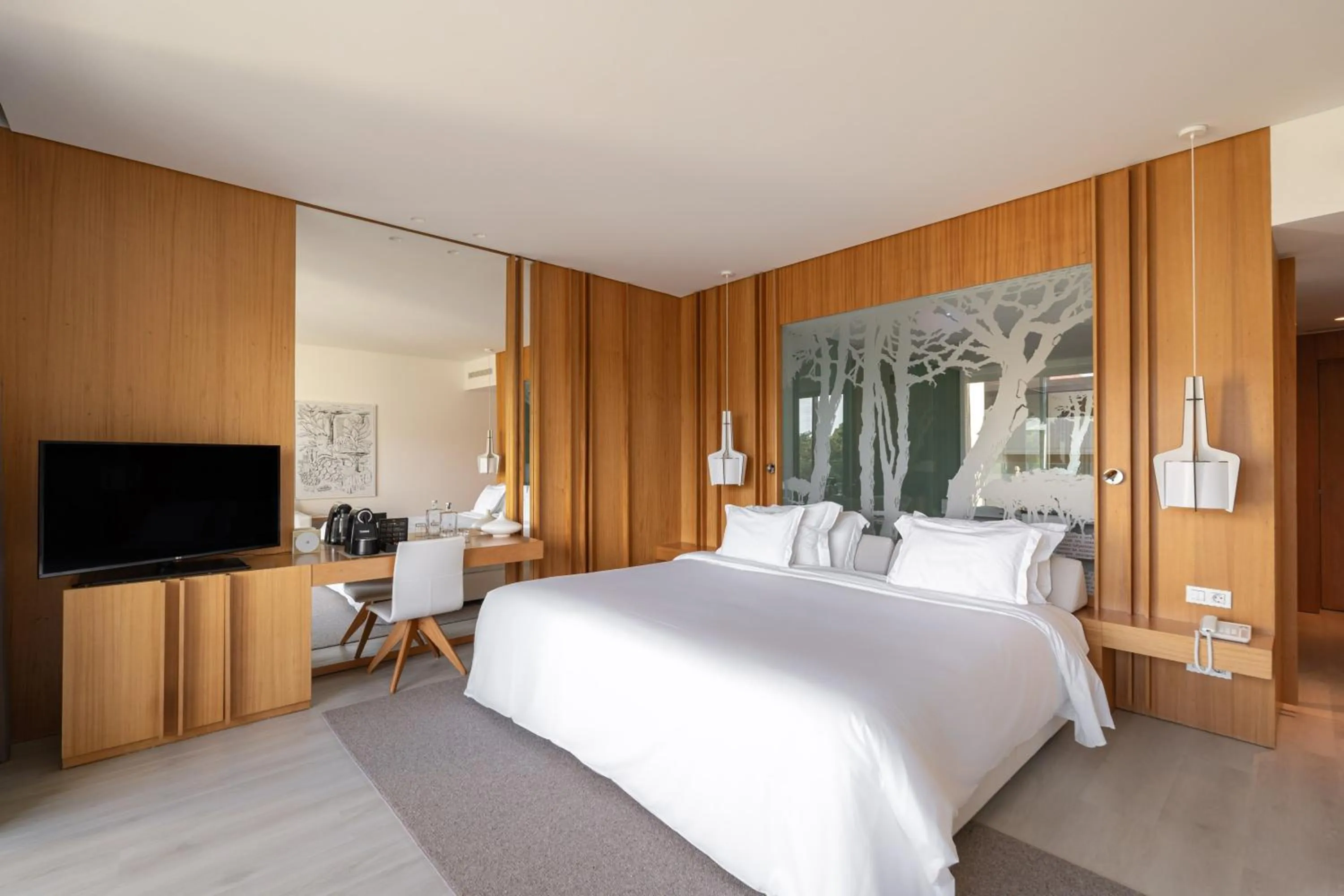 Photo of the whole room, Bed in Onyria Marinha Cascais, Vignette Collection by IHG