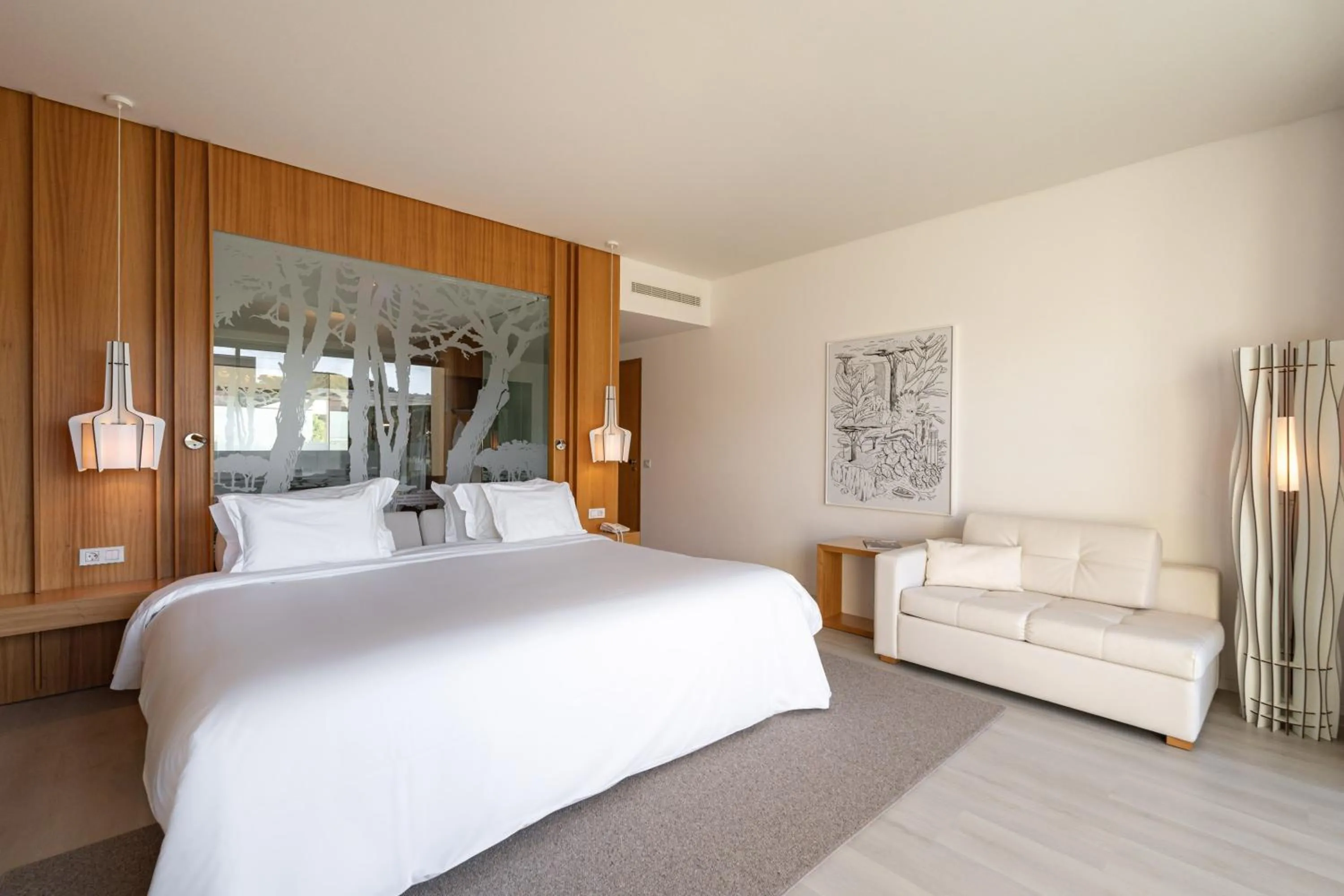 Photo of the whole room, Bed in Onyria Marinha Cascais, Vignette Collection by IHG