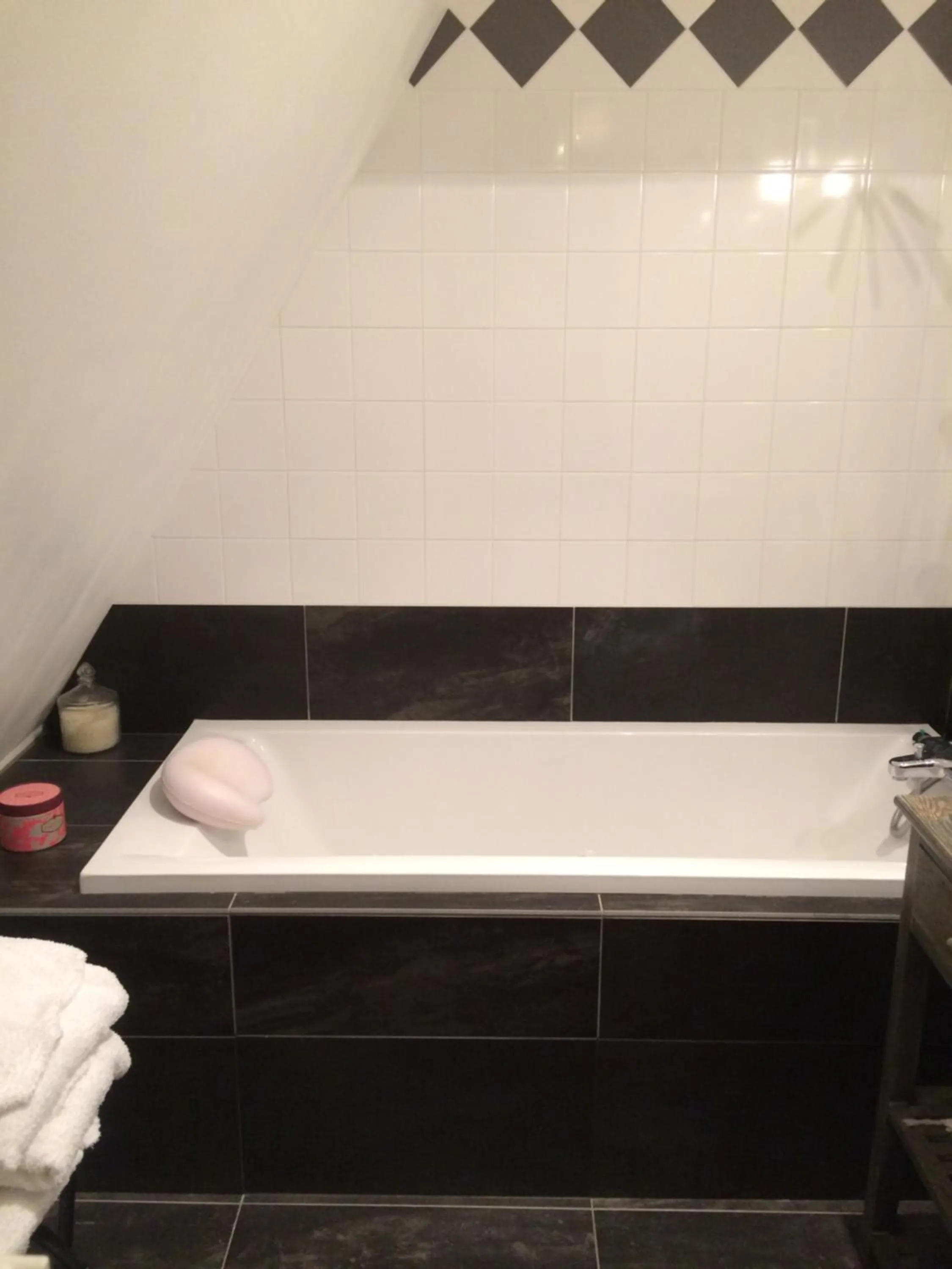 Other in La Moulinière, jolie longère du XVIIè 25, chemin de la Source