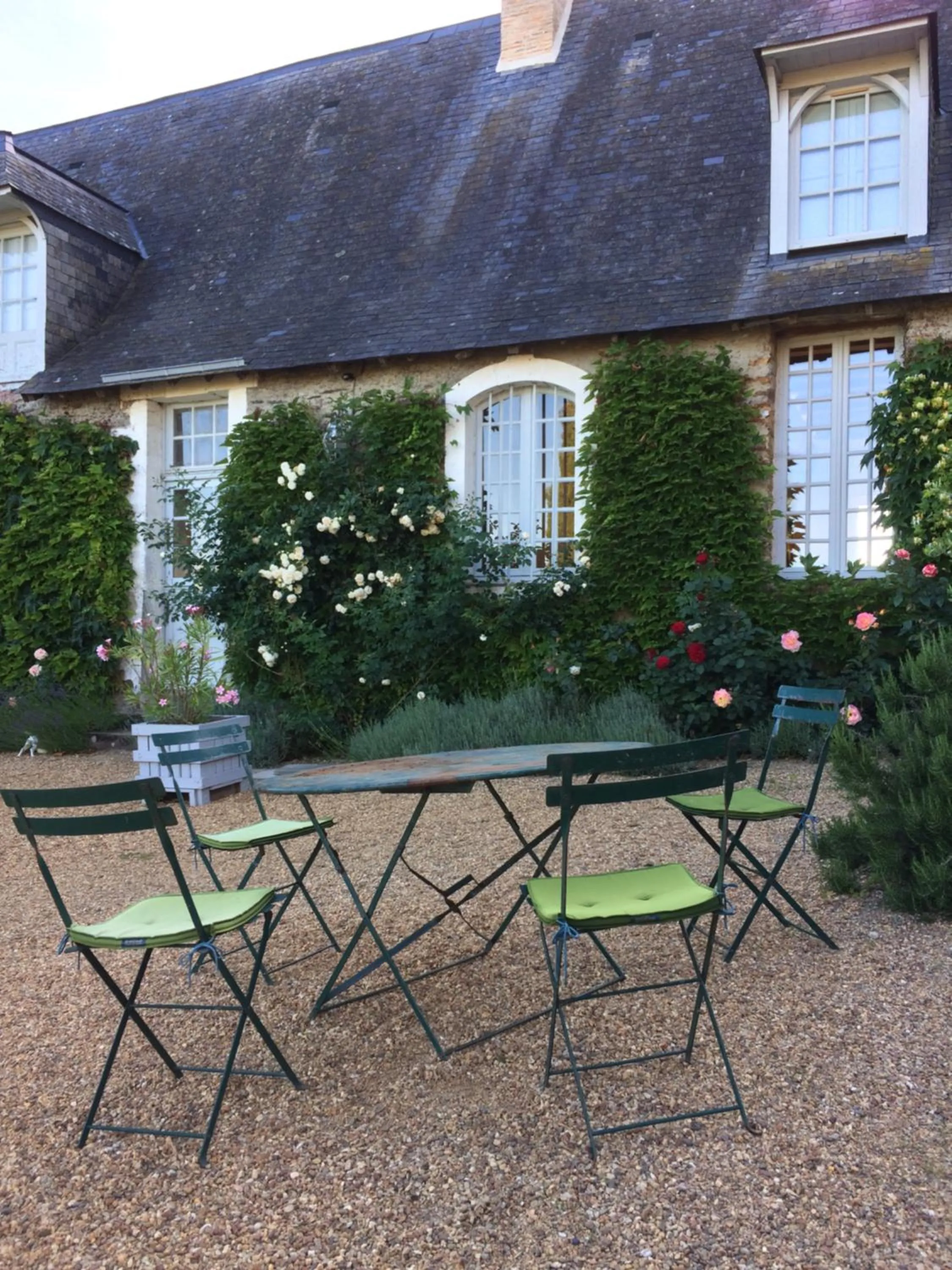 Garden in La Moulinière, jolie longère du XVIIè 25, chemin de la Source