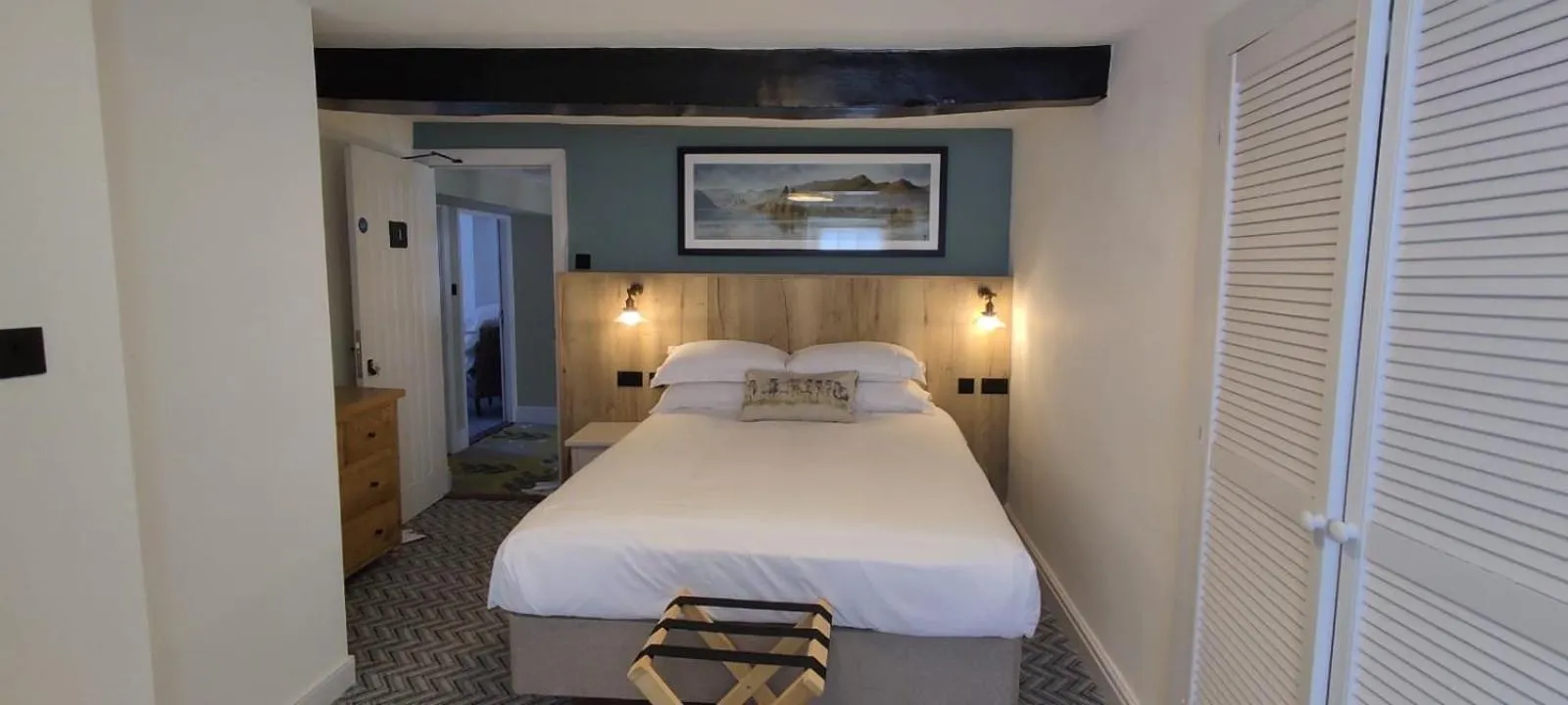 Bedroom, Bed in Royal Oak Hotel