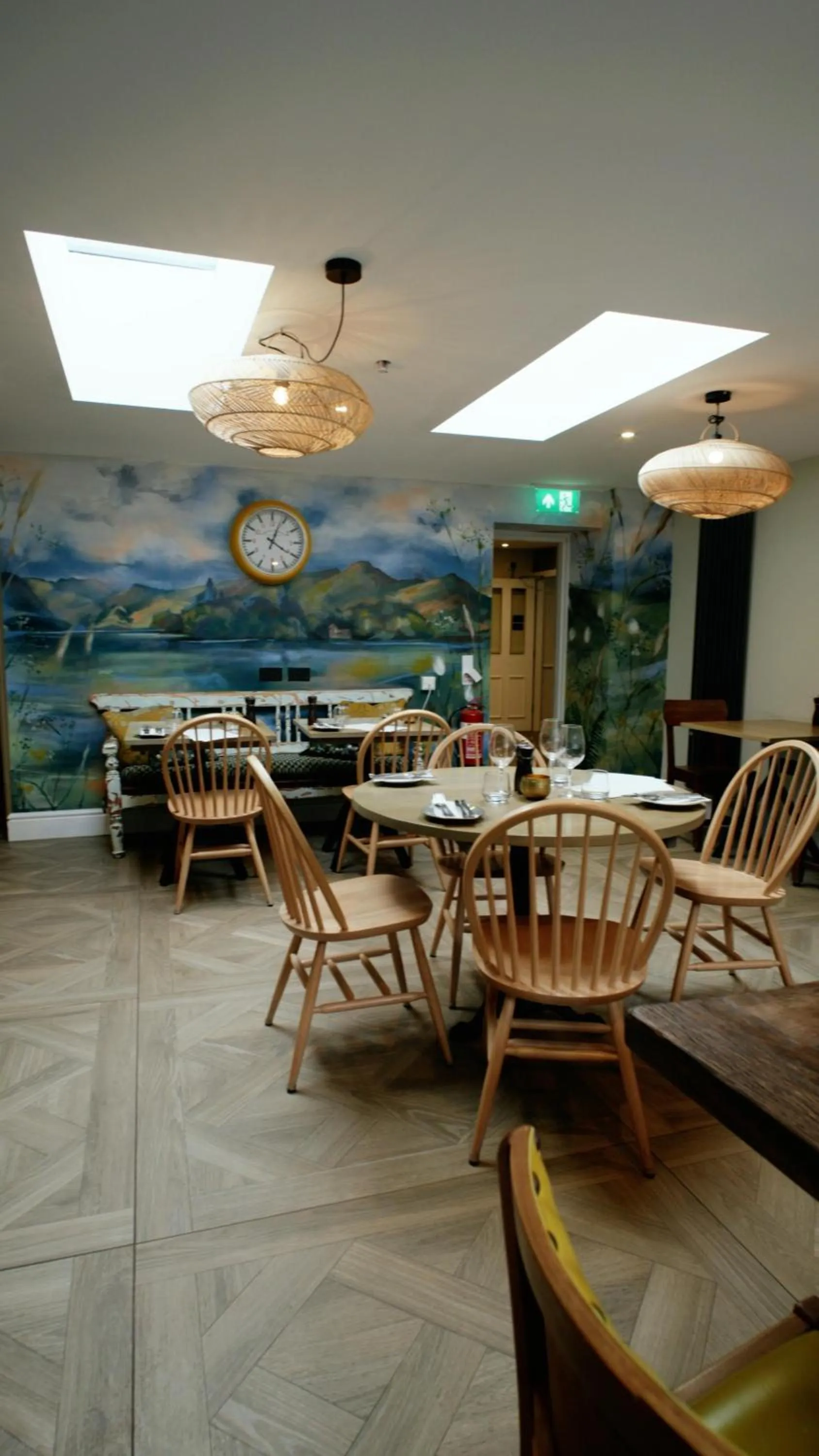 Restaurant/places to eat in Royal Oak Hotel