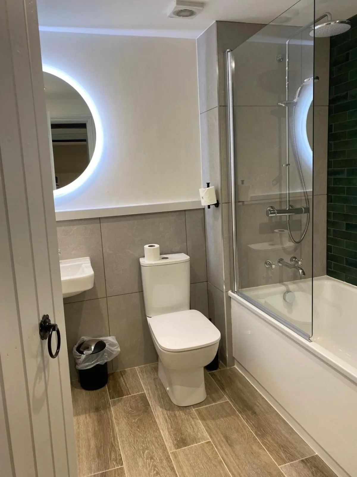 Bathroom in Royal Oak Hotel