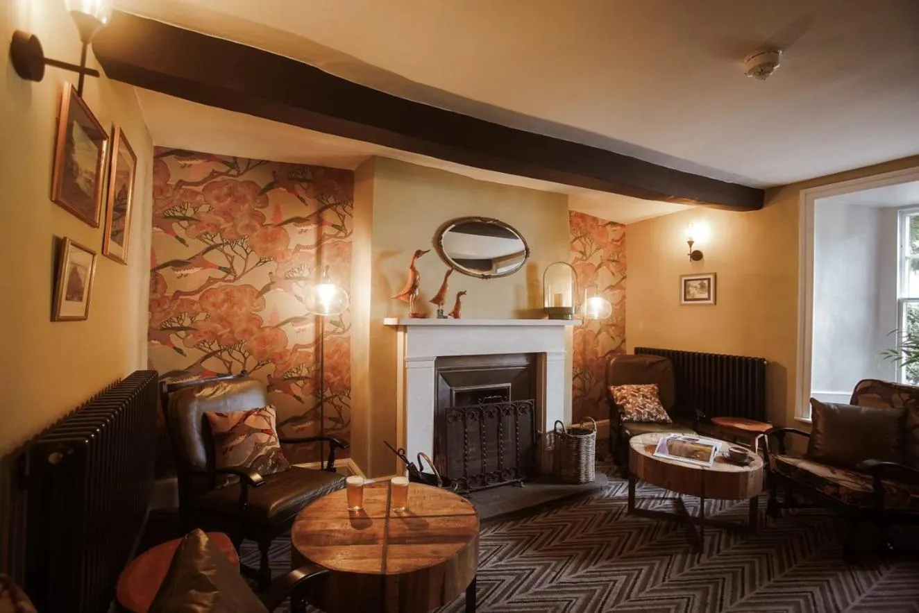 Communal lounge/ TV room in Royal Oak Hotel