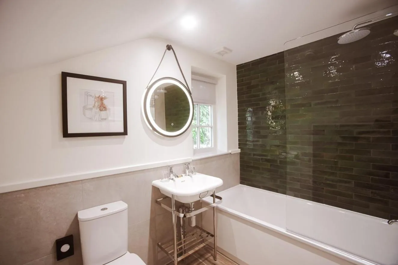 Bathroom in Royal Oak Hotel