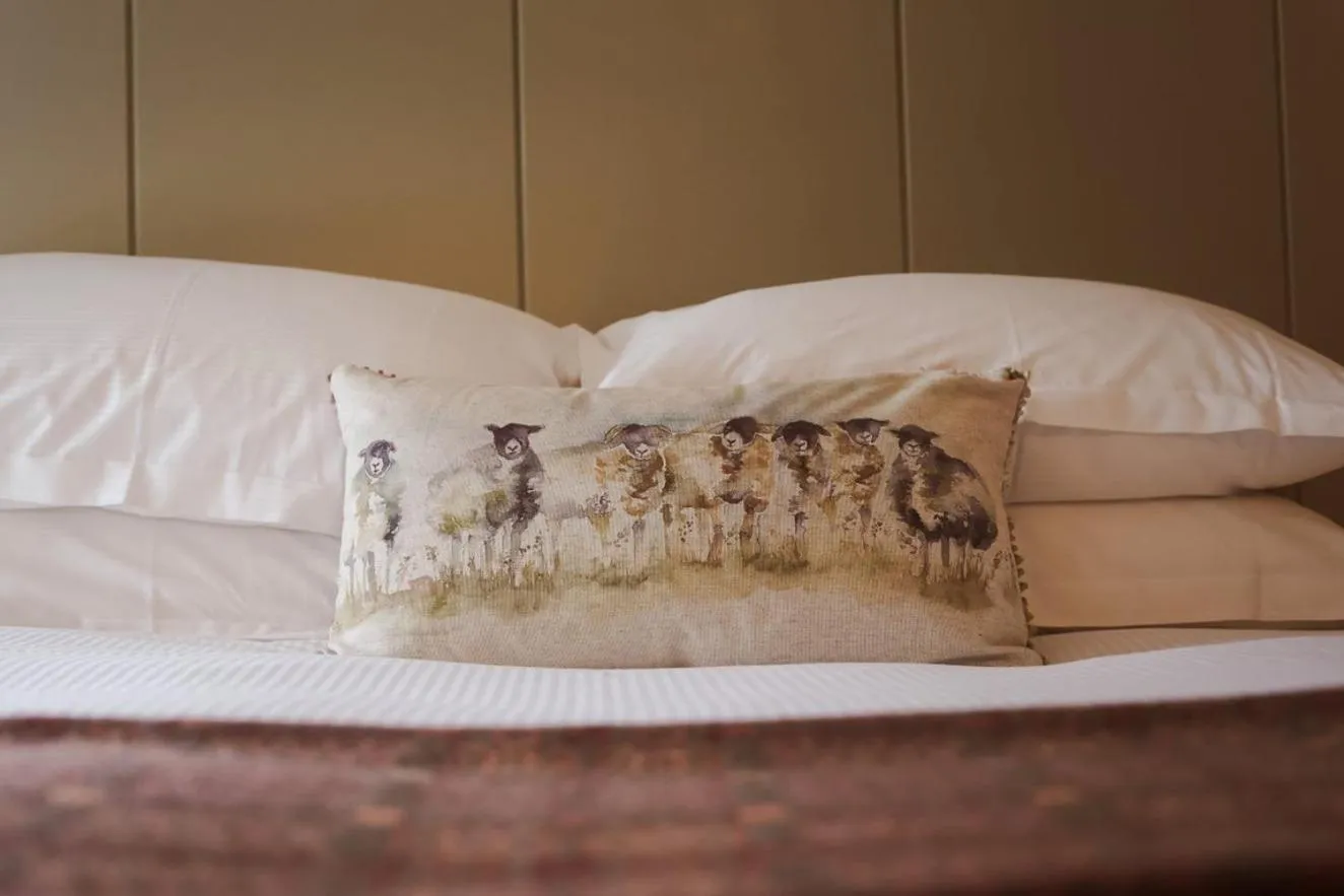 Decorative detail, Bed in Royal Oak Hotel