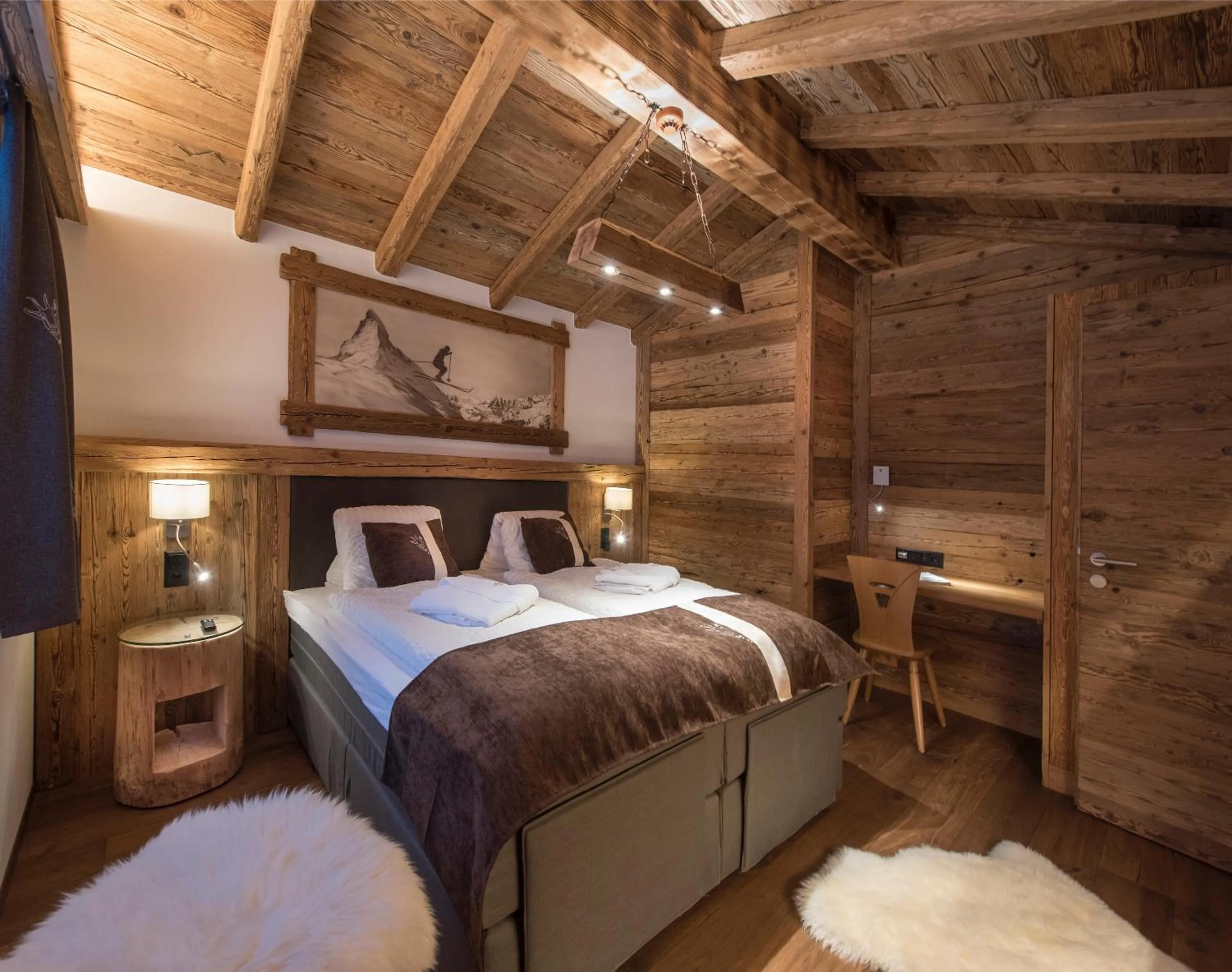 Bedroom, Bed in Silvana Mountain Hotel