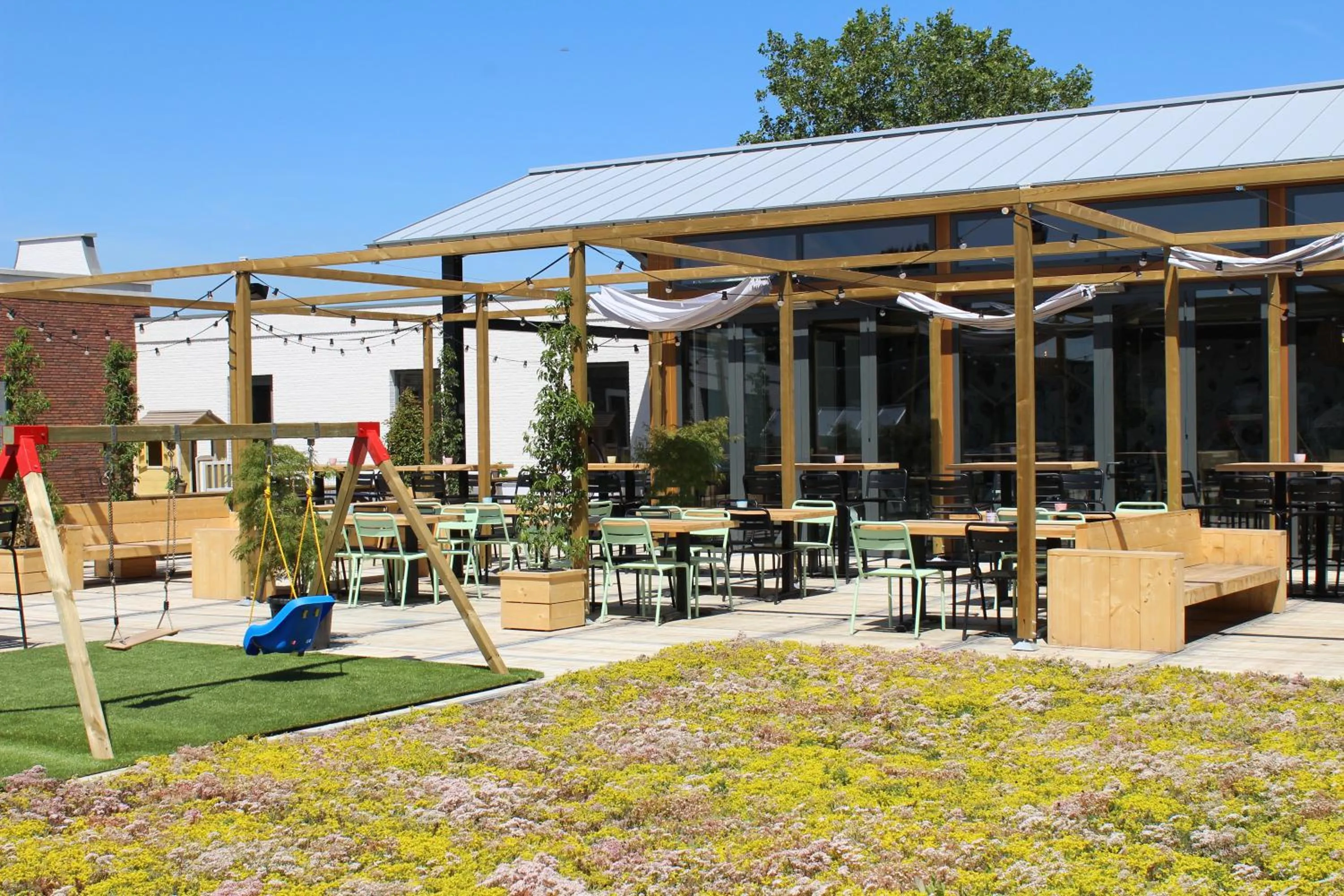 Garden in GuestHouse Hotel Kaatsheuvel-Waalwijk