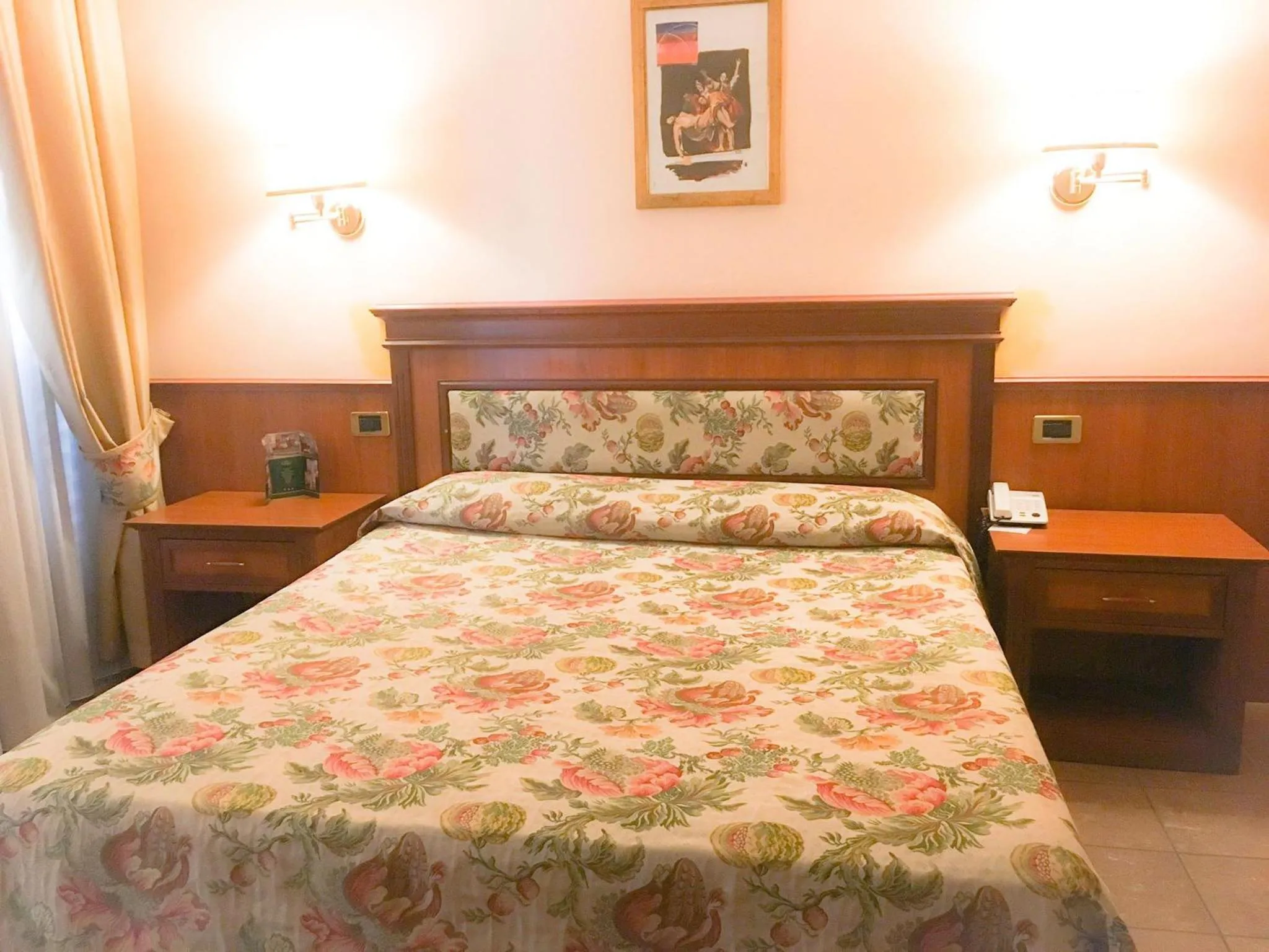 Bedroom, Bed in Hotel Malaga