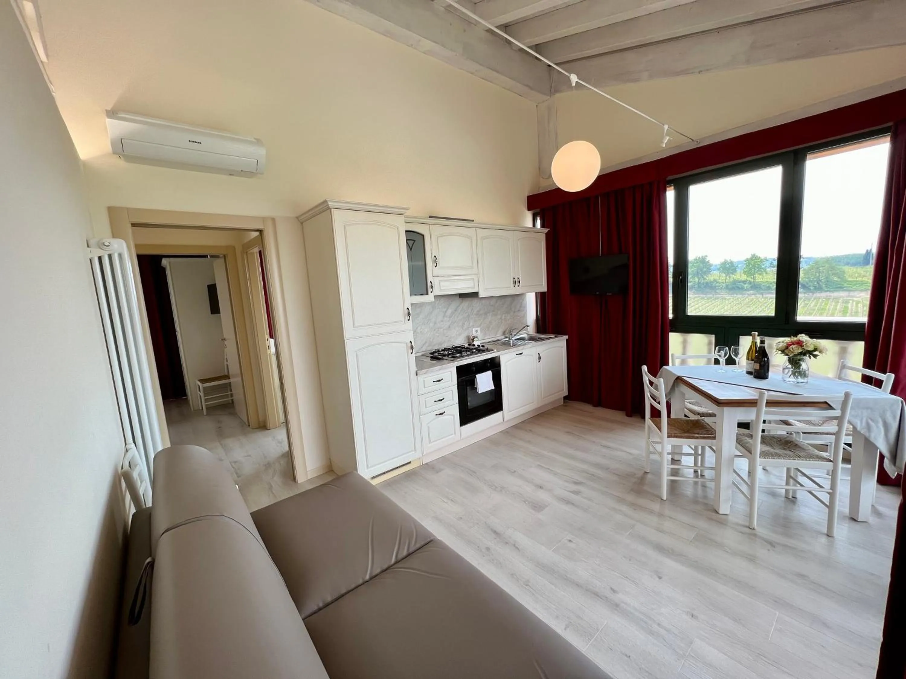 Kitchen or kitchenette in Bertoletta Village Apartments