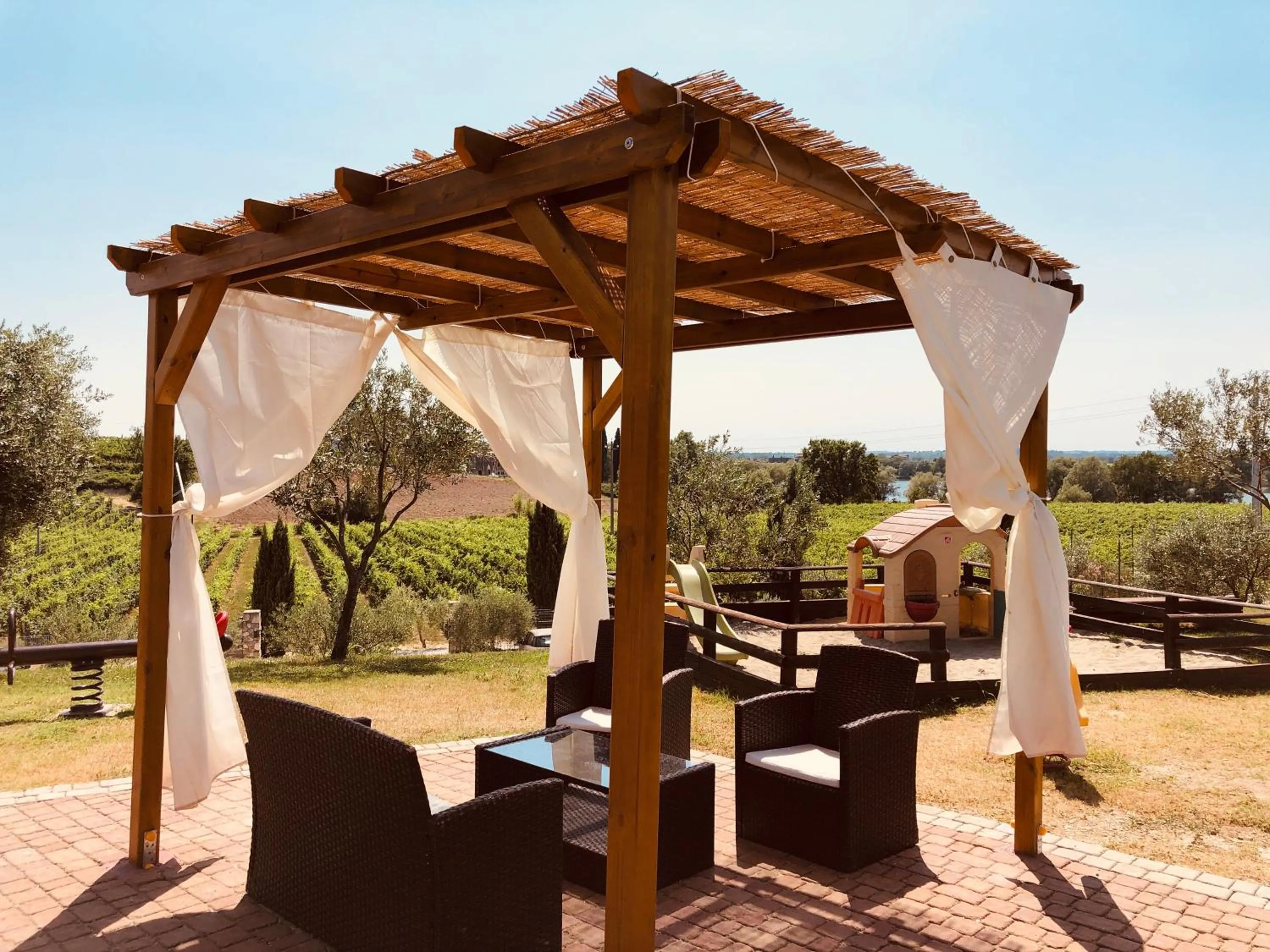 Garden in Bertoletta Village Apartments