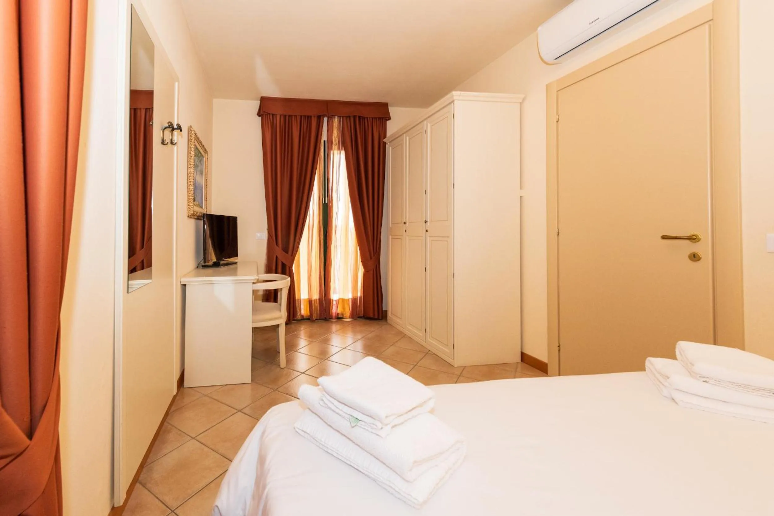 Bedroom, Bed in Bertoletta Village Apartments