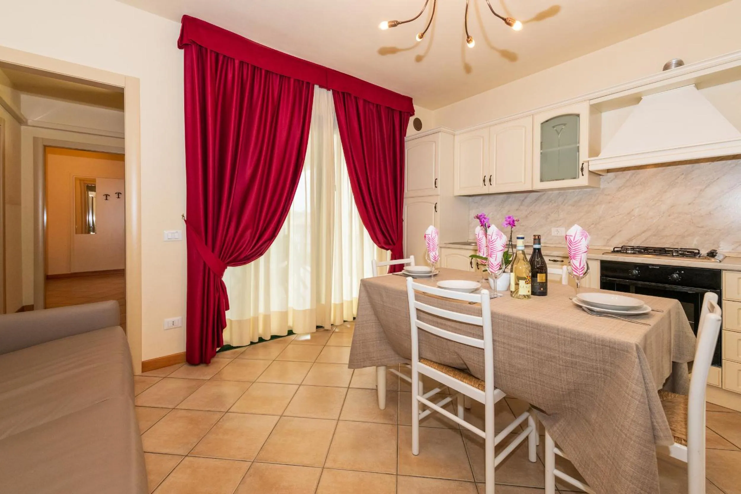 Seating area in Bertoletta Village Apartments