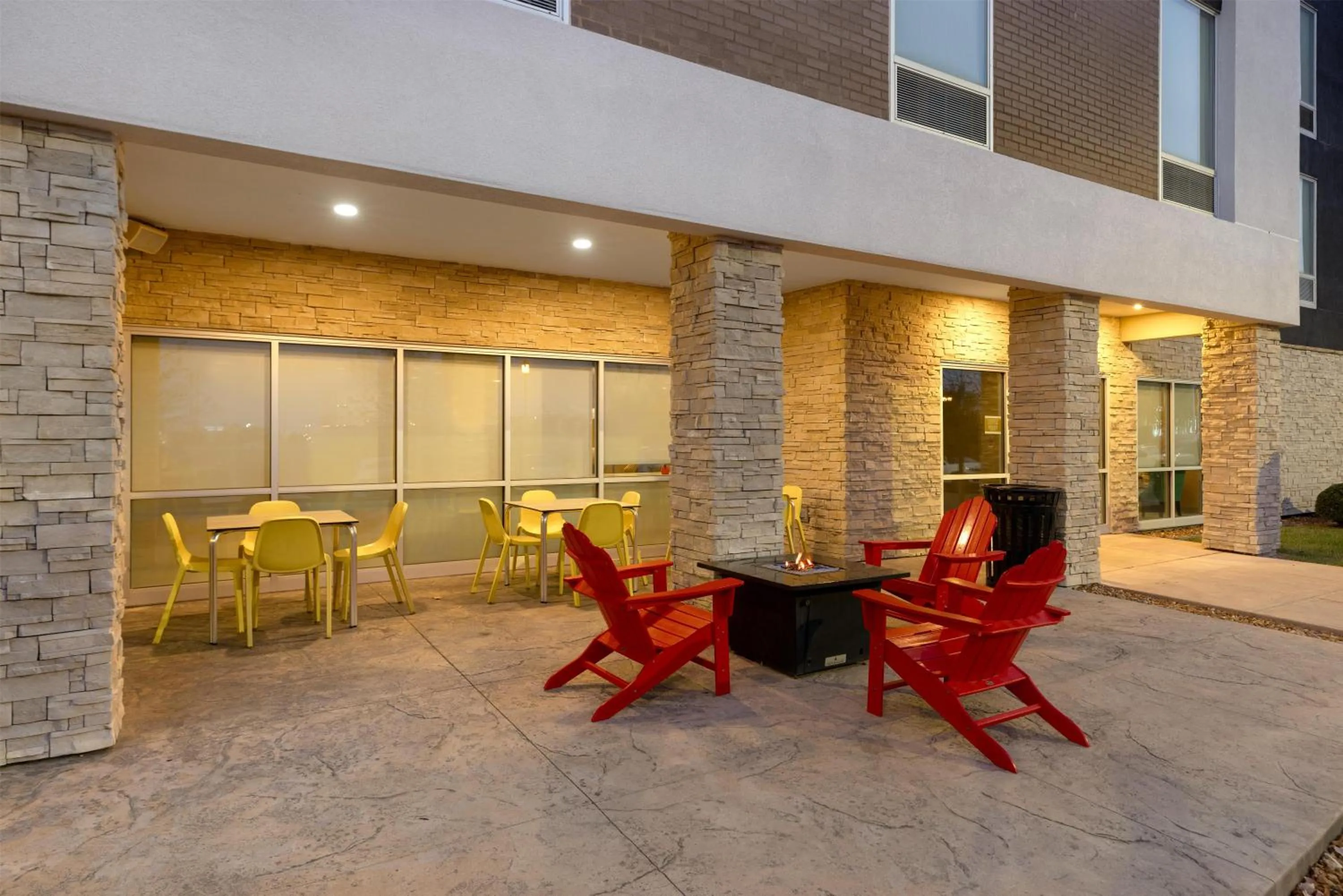 Inner courtyard view in Home2 Suites By Hilton Dayton Vandalia