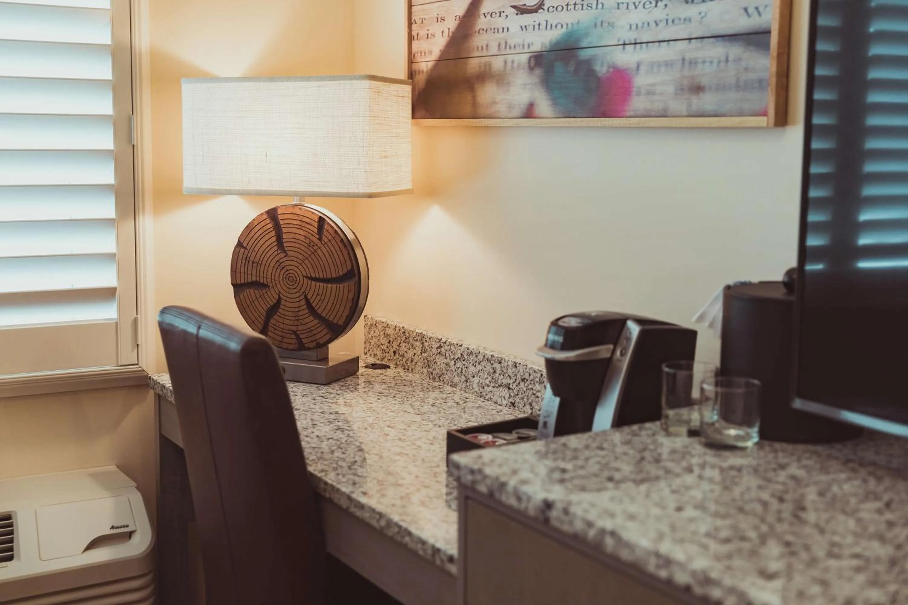 Bedroom in Tailwater Lodge Altmar, Tapestry Collection By Hilton