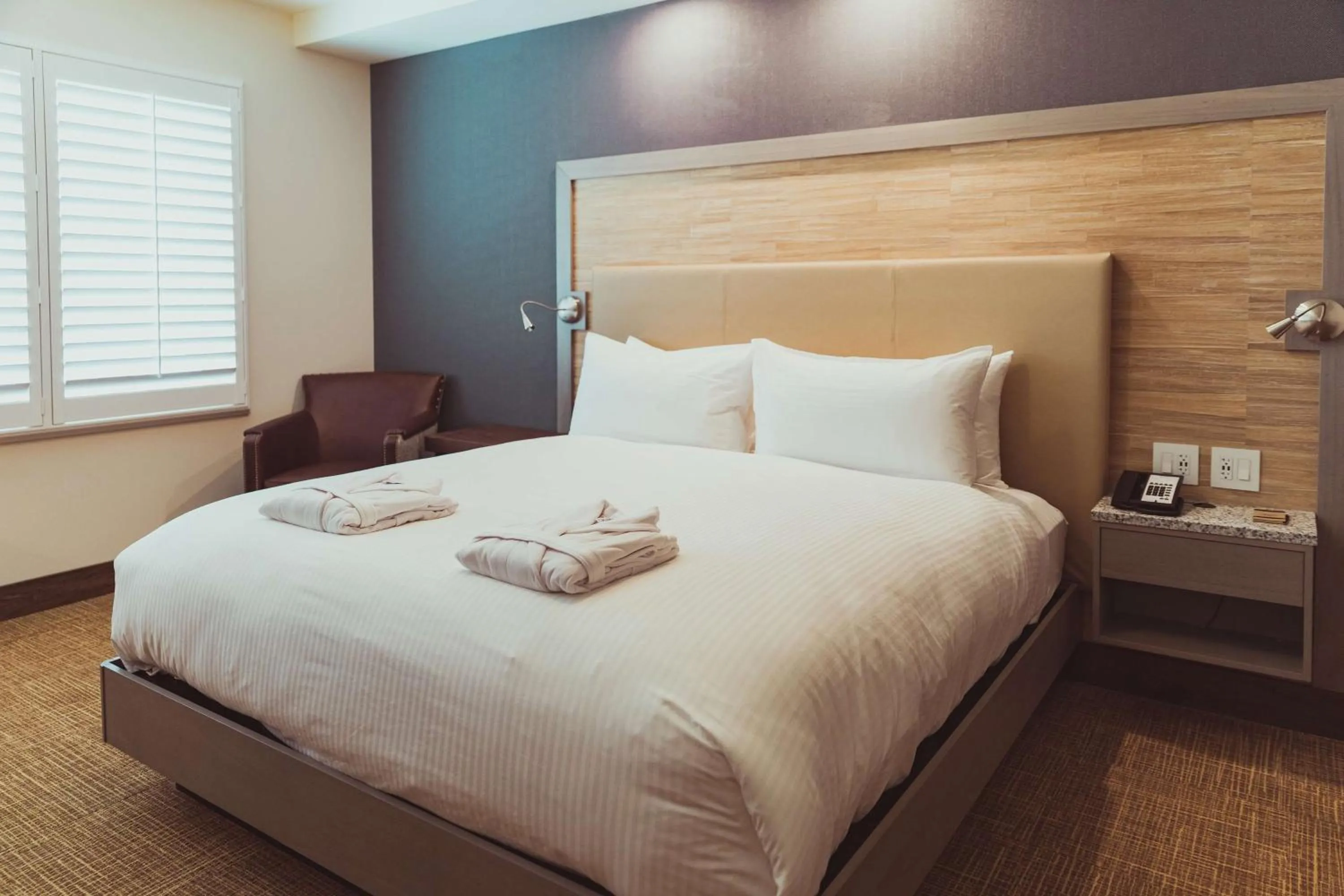 Bed in Tailwater Lodge Altmar, Tapestry Collection By Hilton