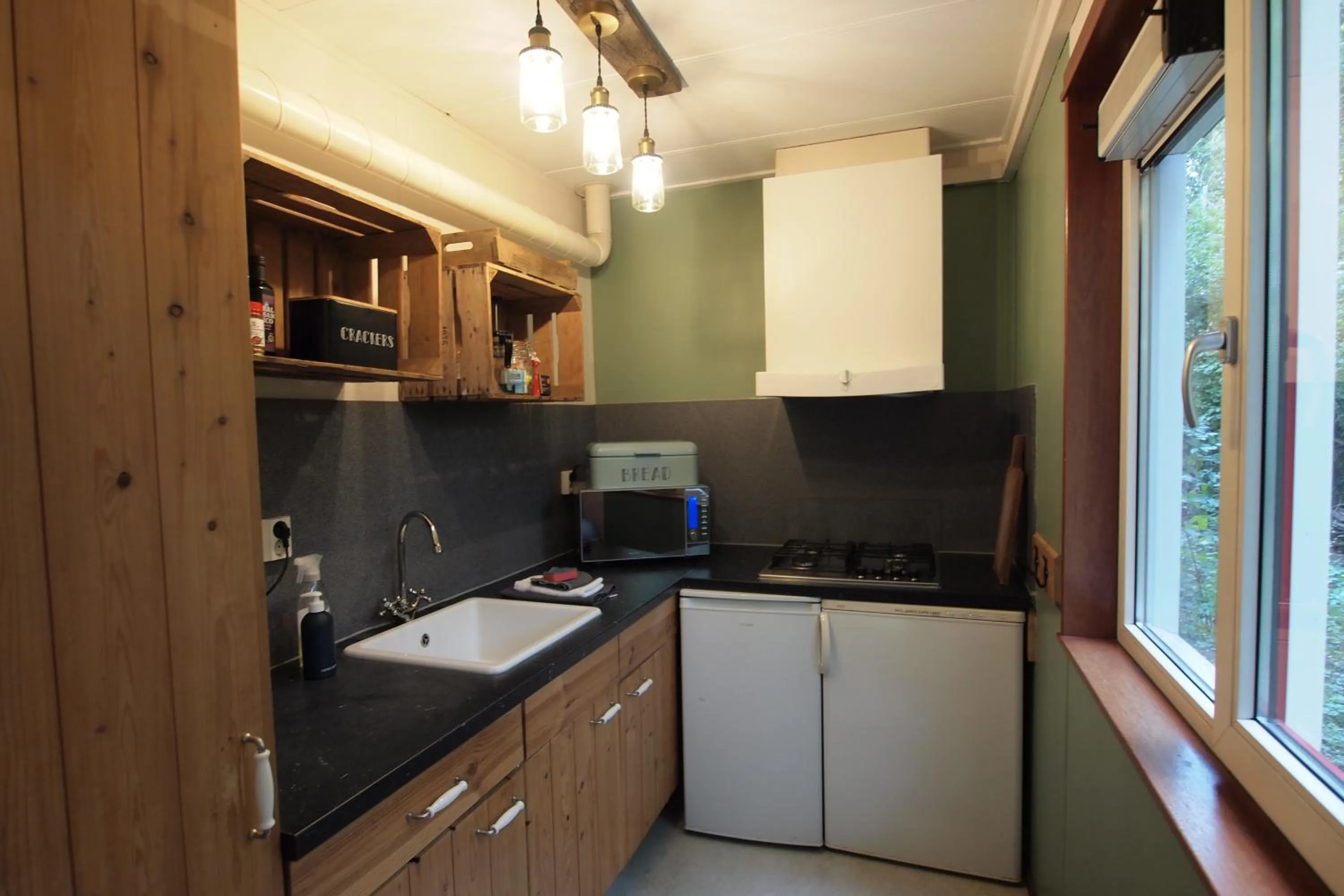 Kitchen or kitchenette in Amsterdam Farm Lodge