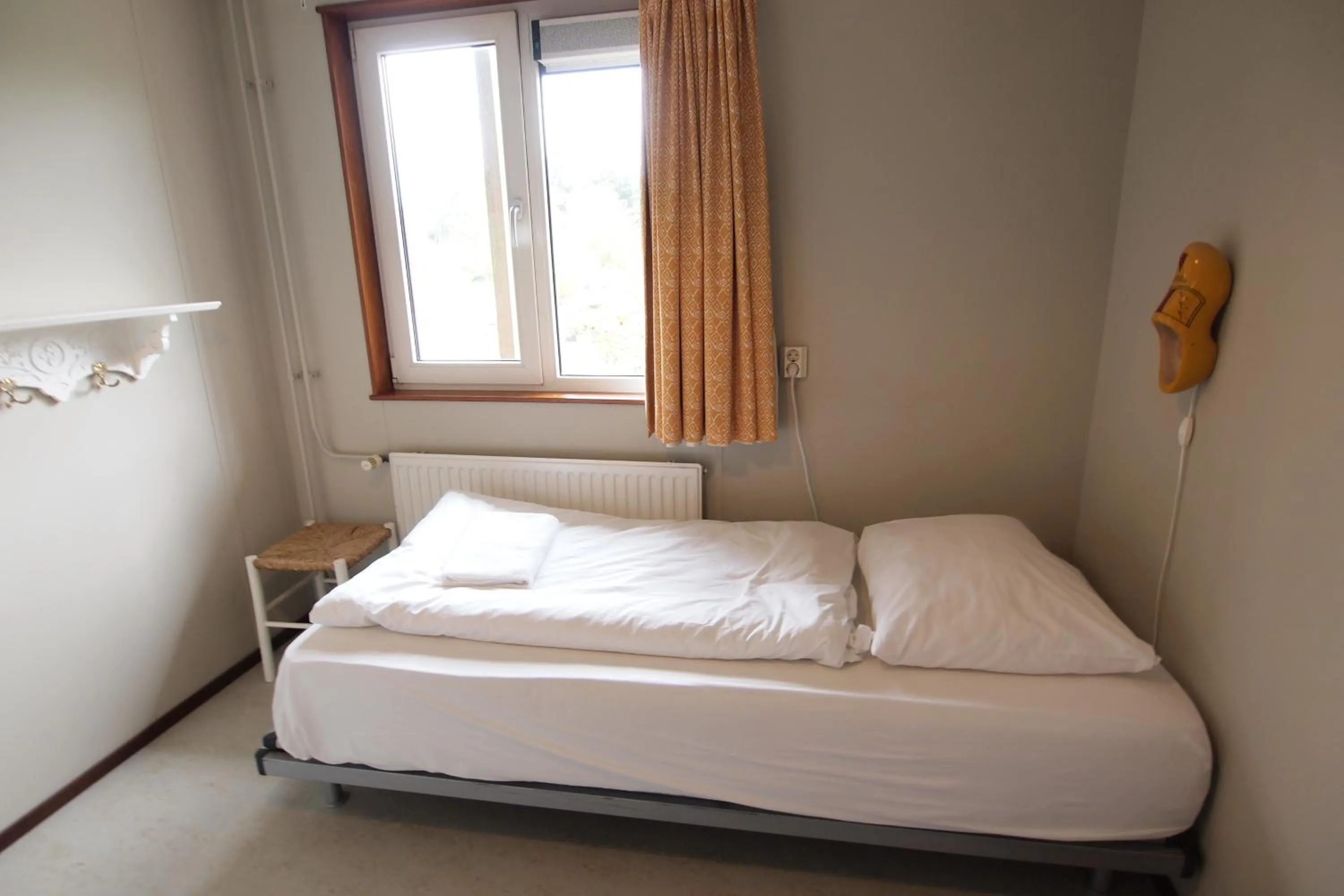 Bed in Amsterdam Farm Lodge