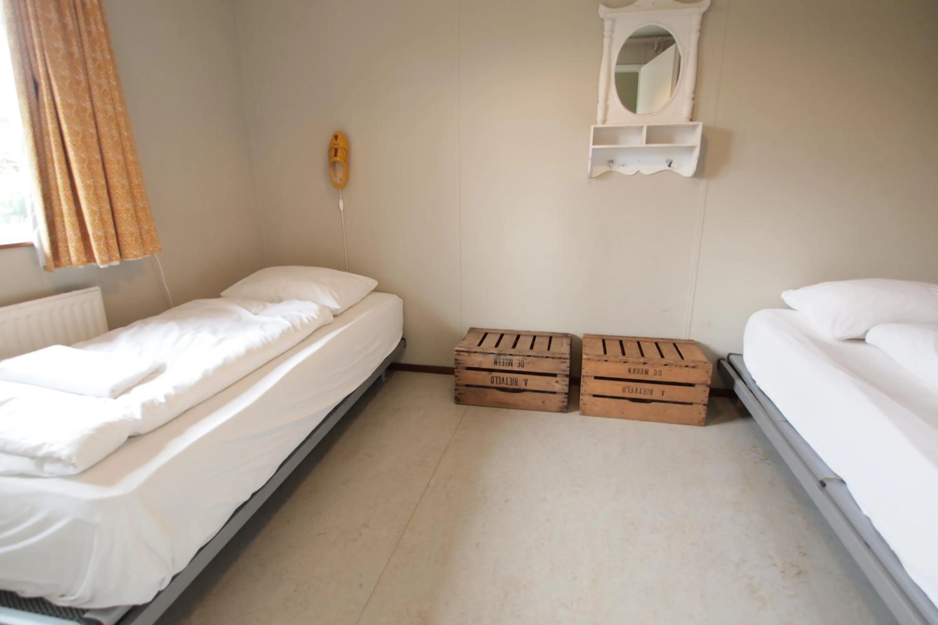 Bed in Amsterdam Farm Lodge