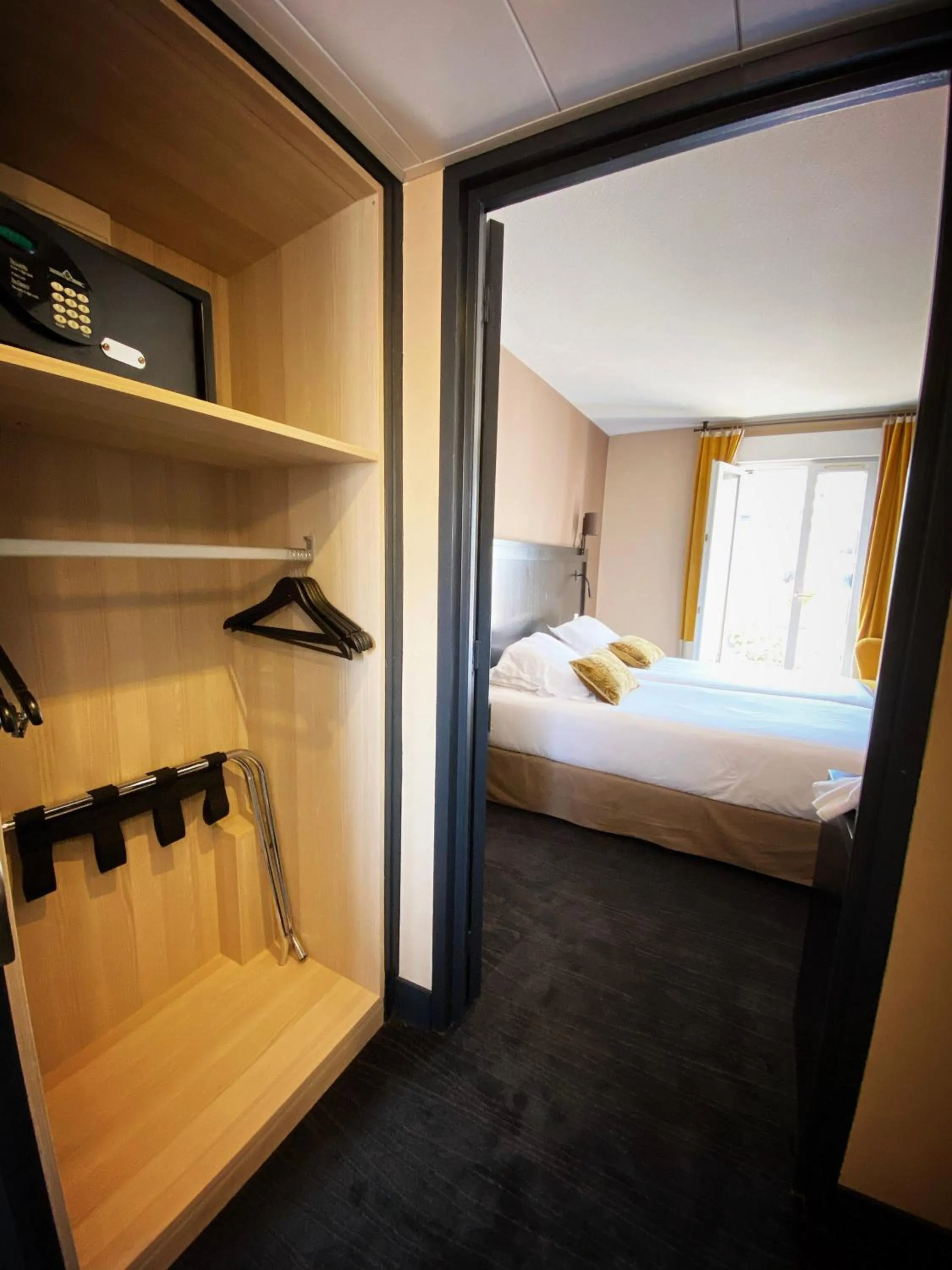 Bed in Hotel Molière