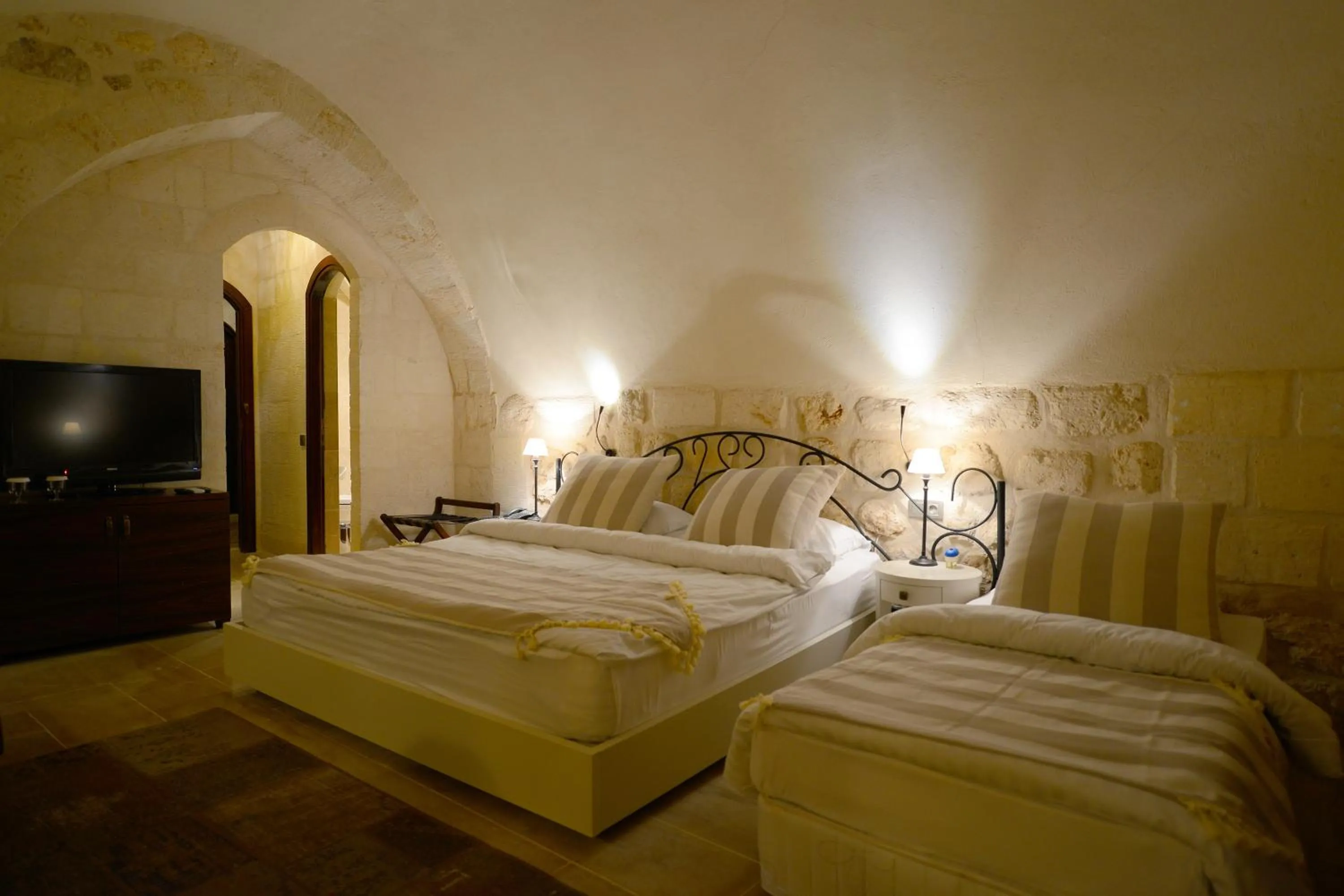 Photo of the whole room in Shmayaa Hotel