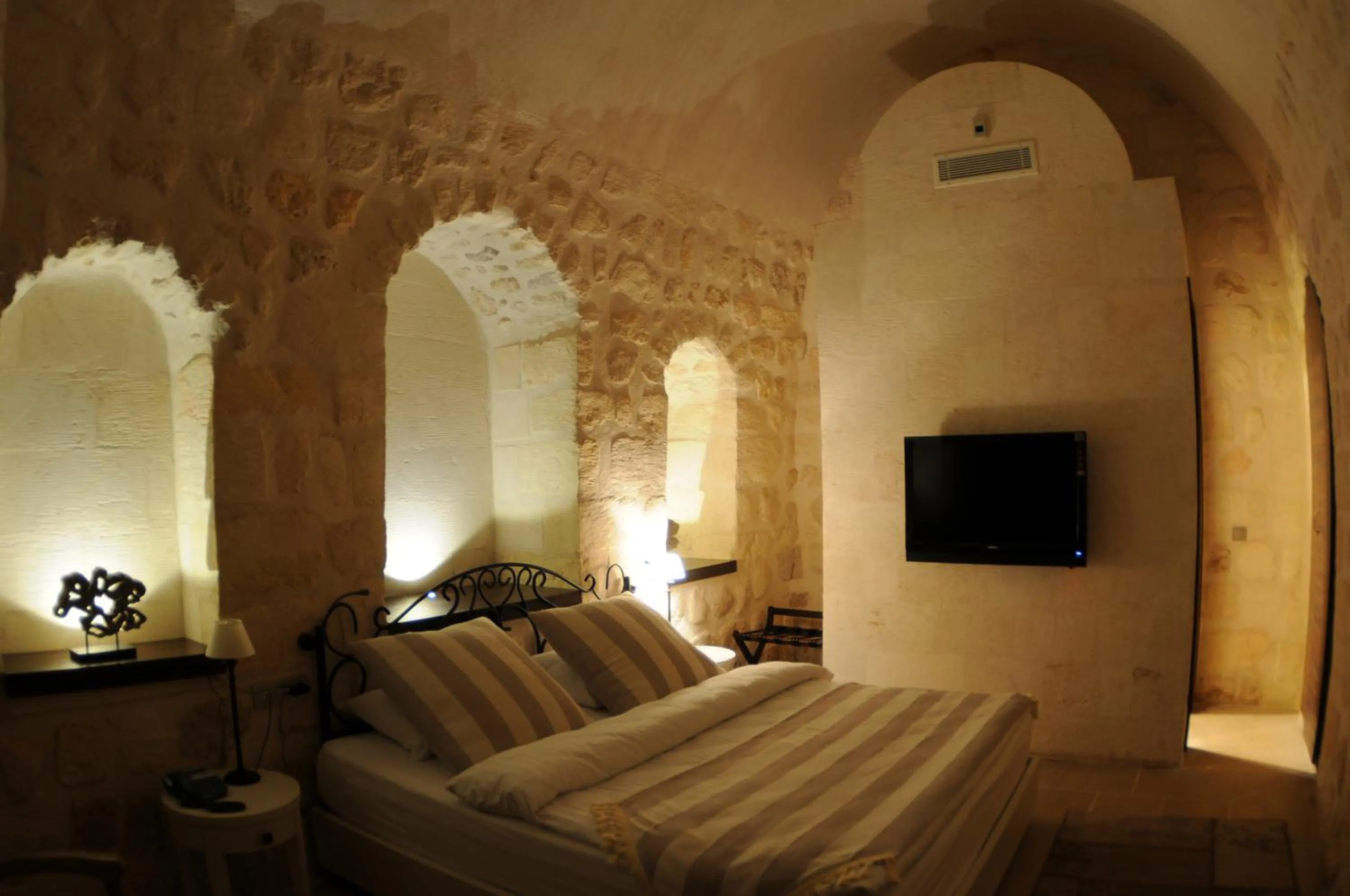 Shower in Shmayaa Hotel