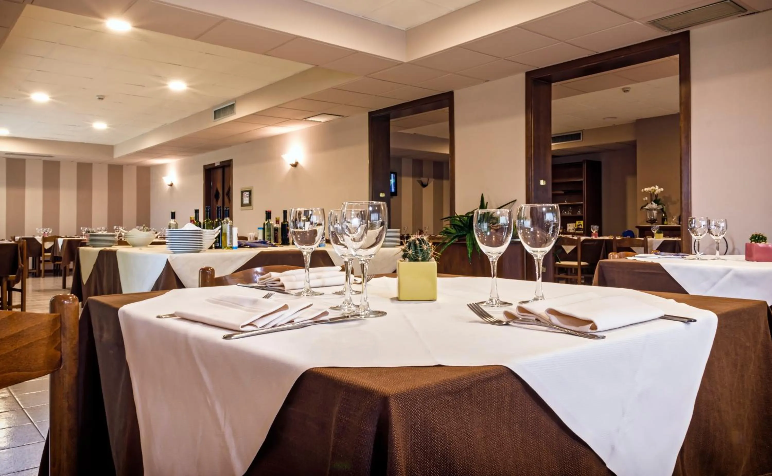 Restaurant/places to eat in Albergo Papillon