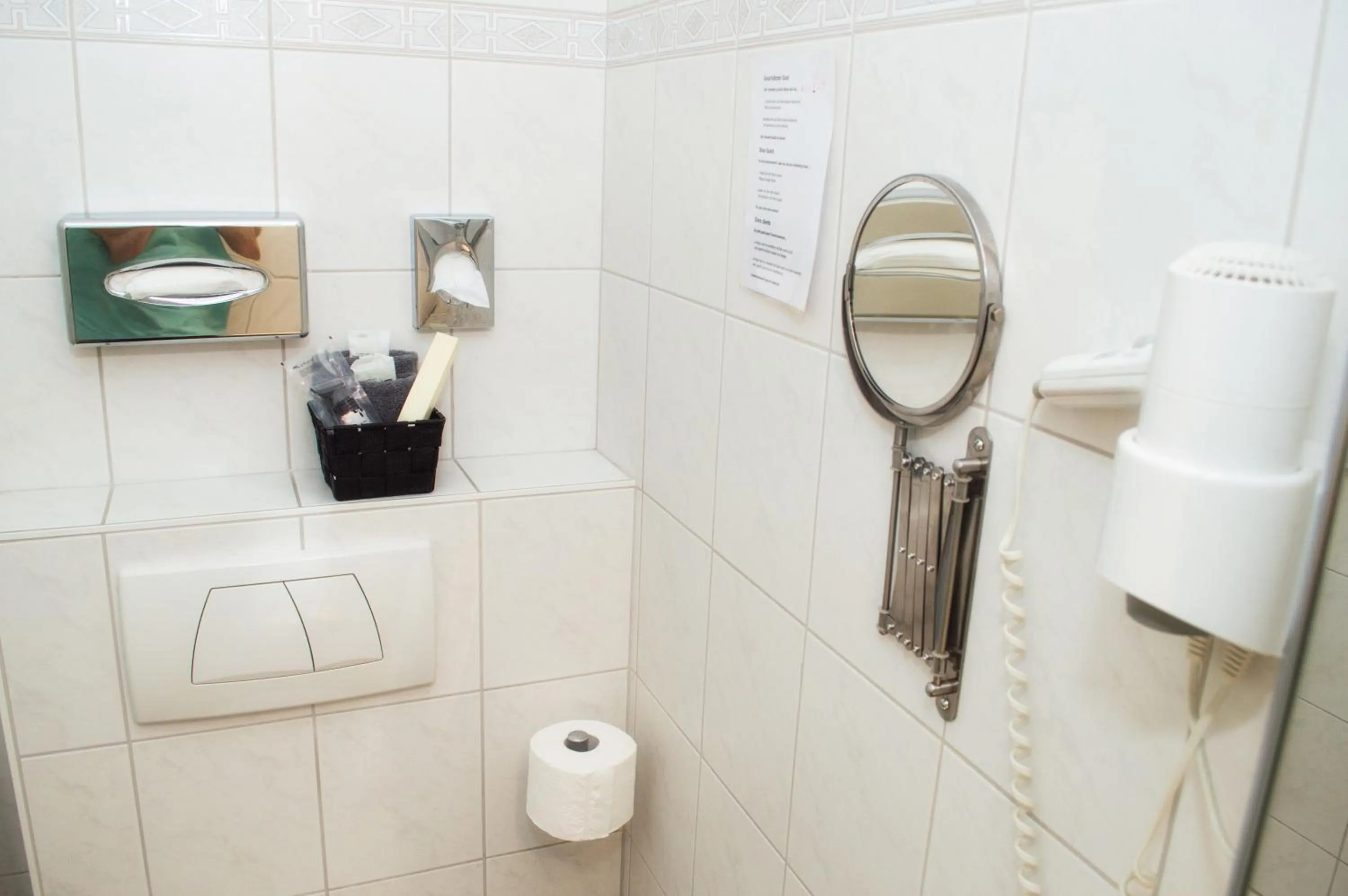 Bathroom in Gasthof zur Saline