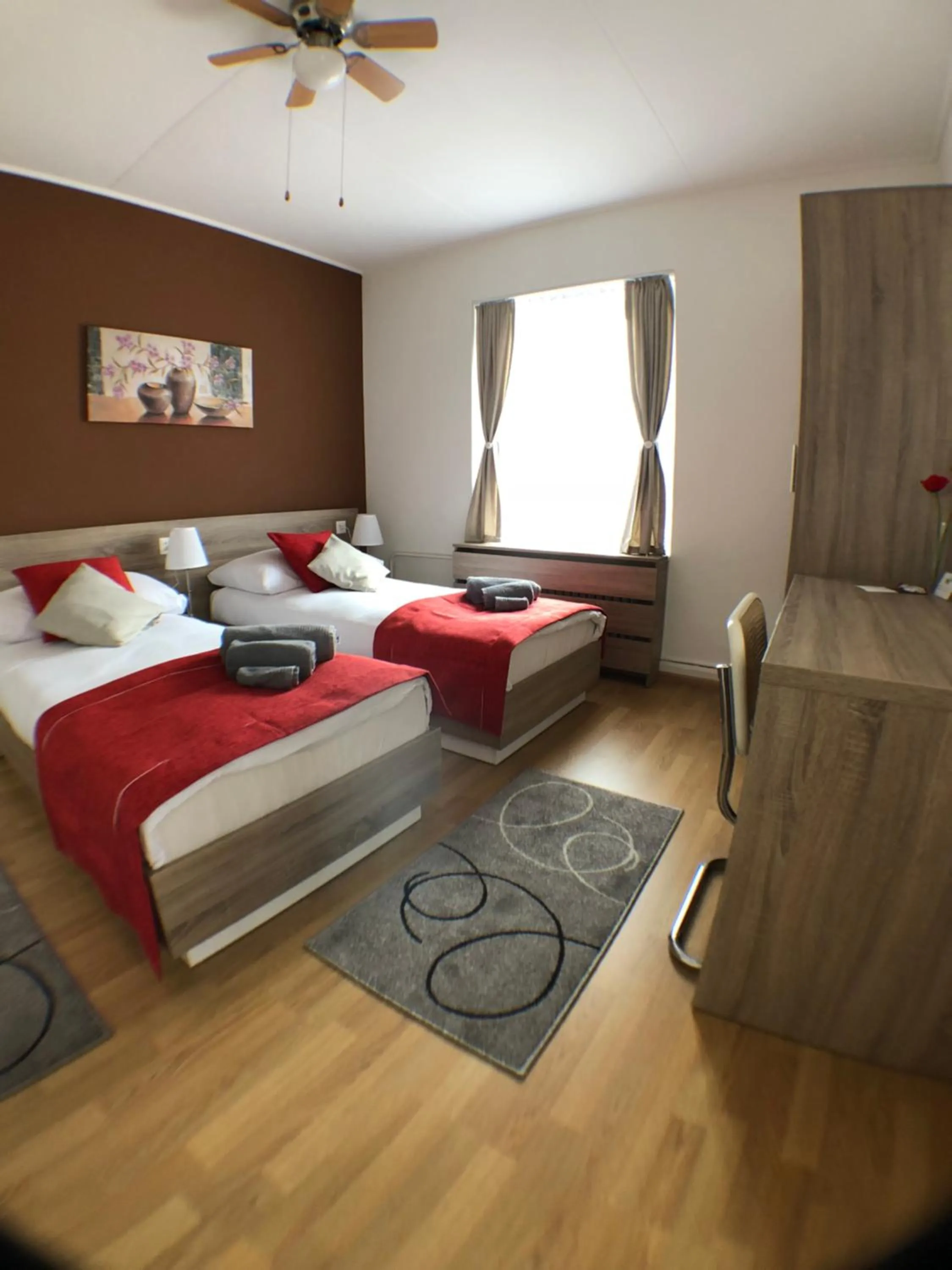 Garden view, Bed in Gasthof zur Saline