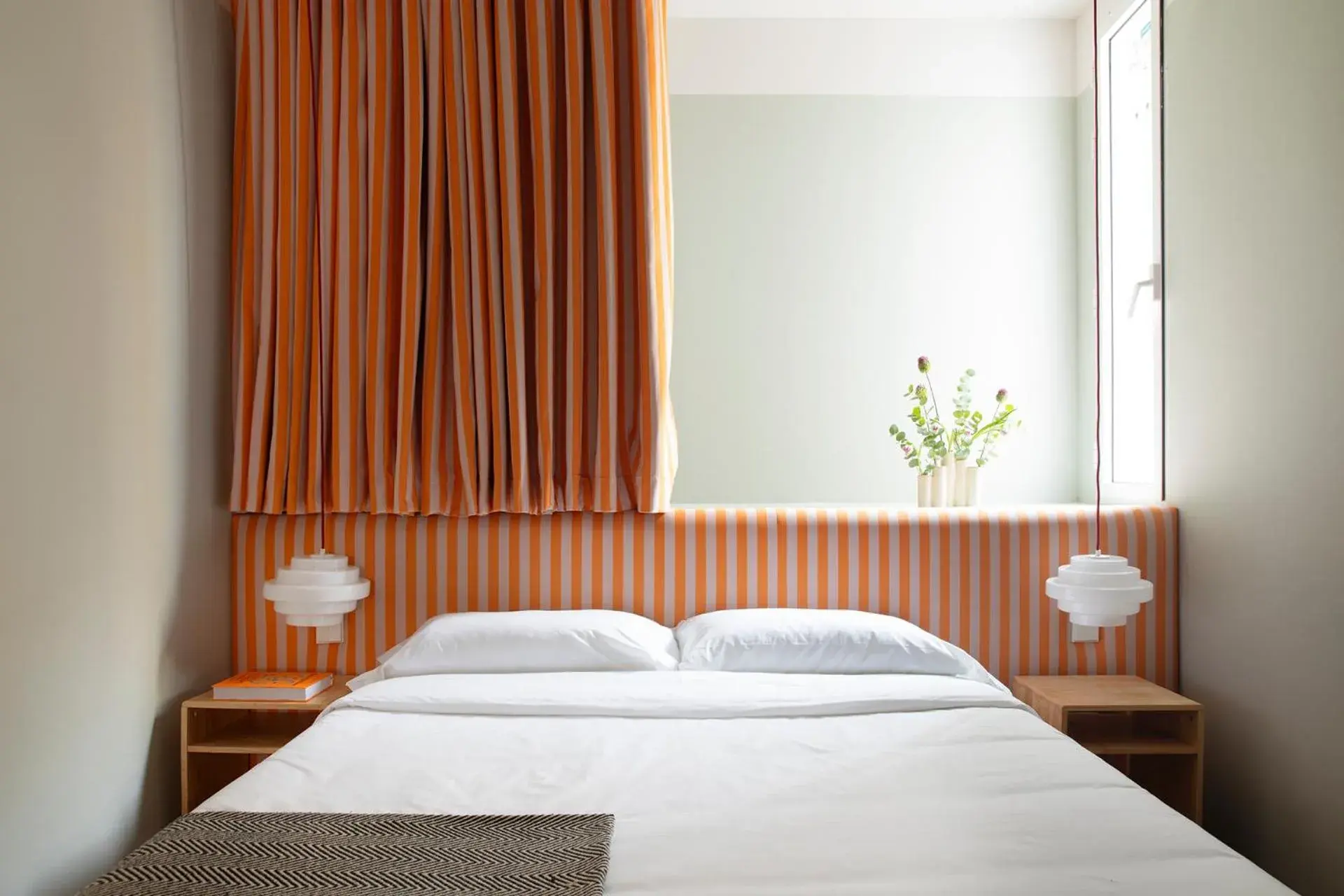 Small Double Room in Armesto Rooms Small Double Room in Armesto Rooms
