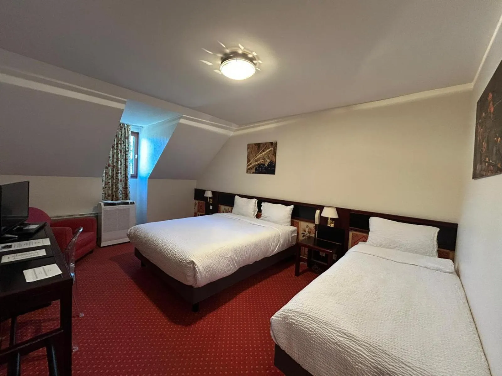 Bedroom, Bed in Hostellerie St Vincent