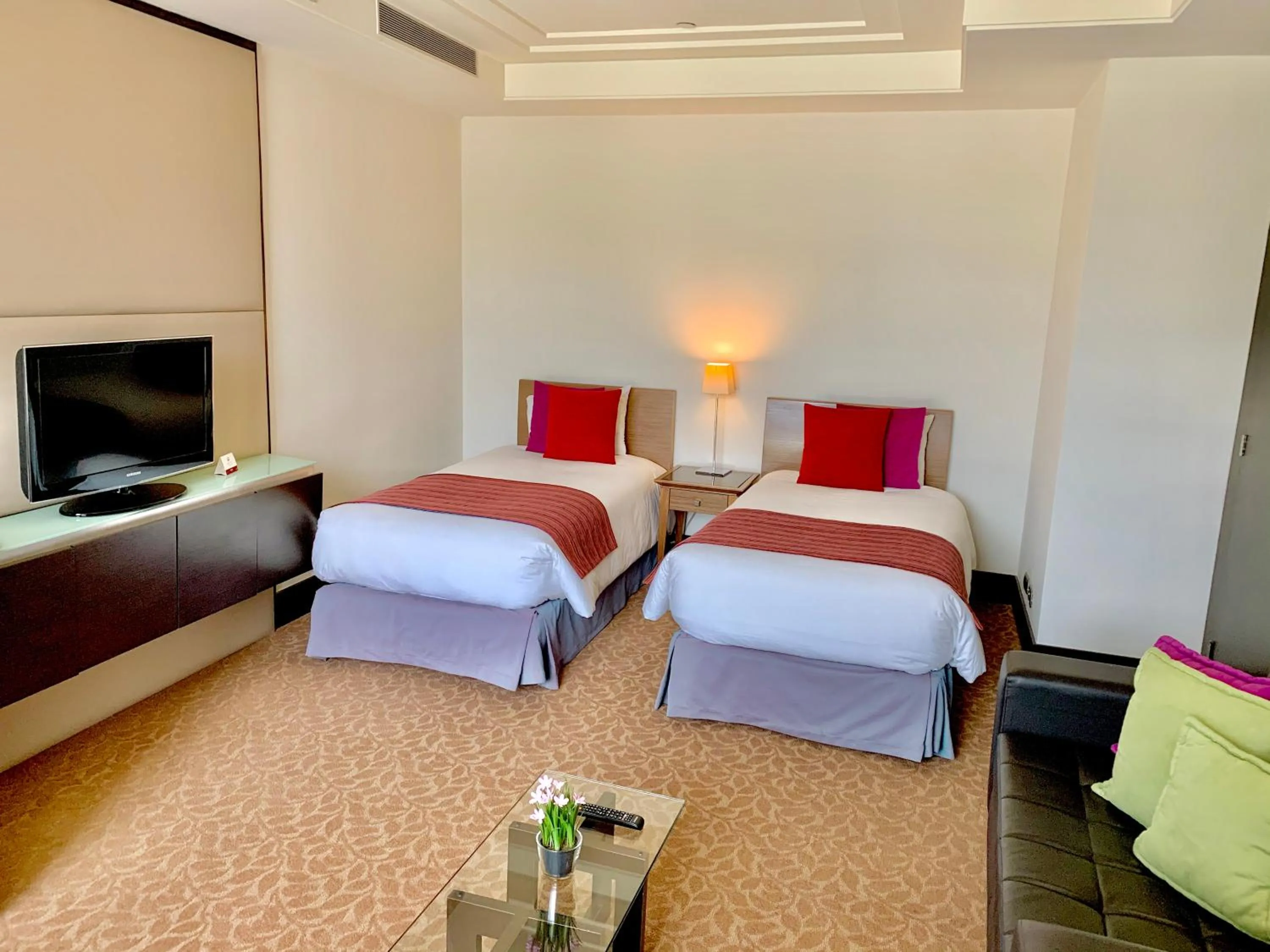 Family, Bed in Hesperia WTC Valencia