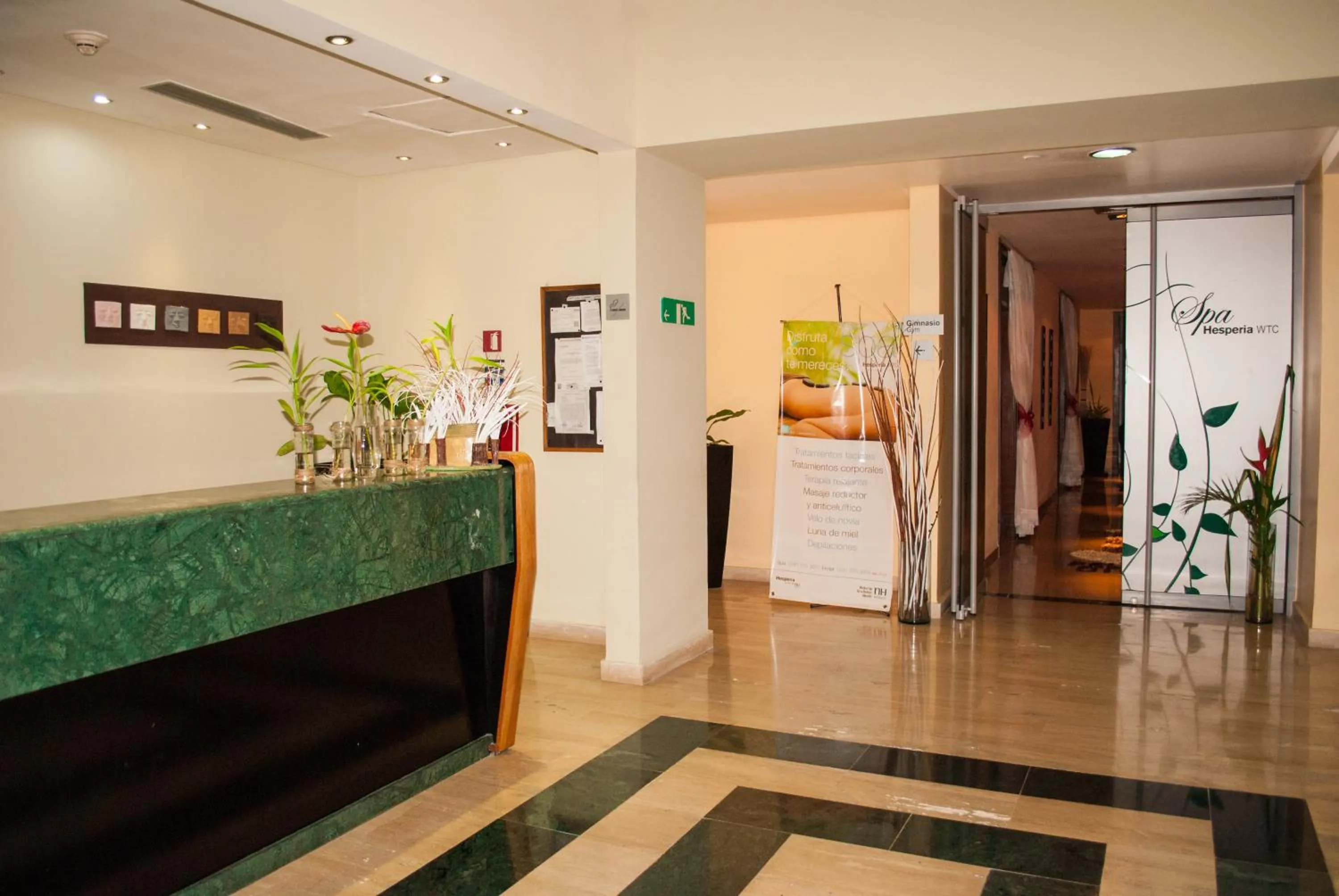 Massage in Hesperia WTC Valencia