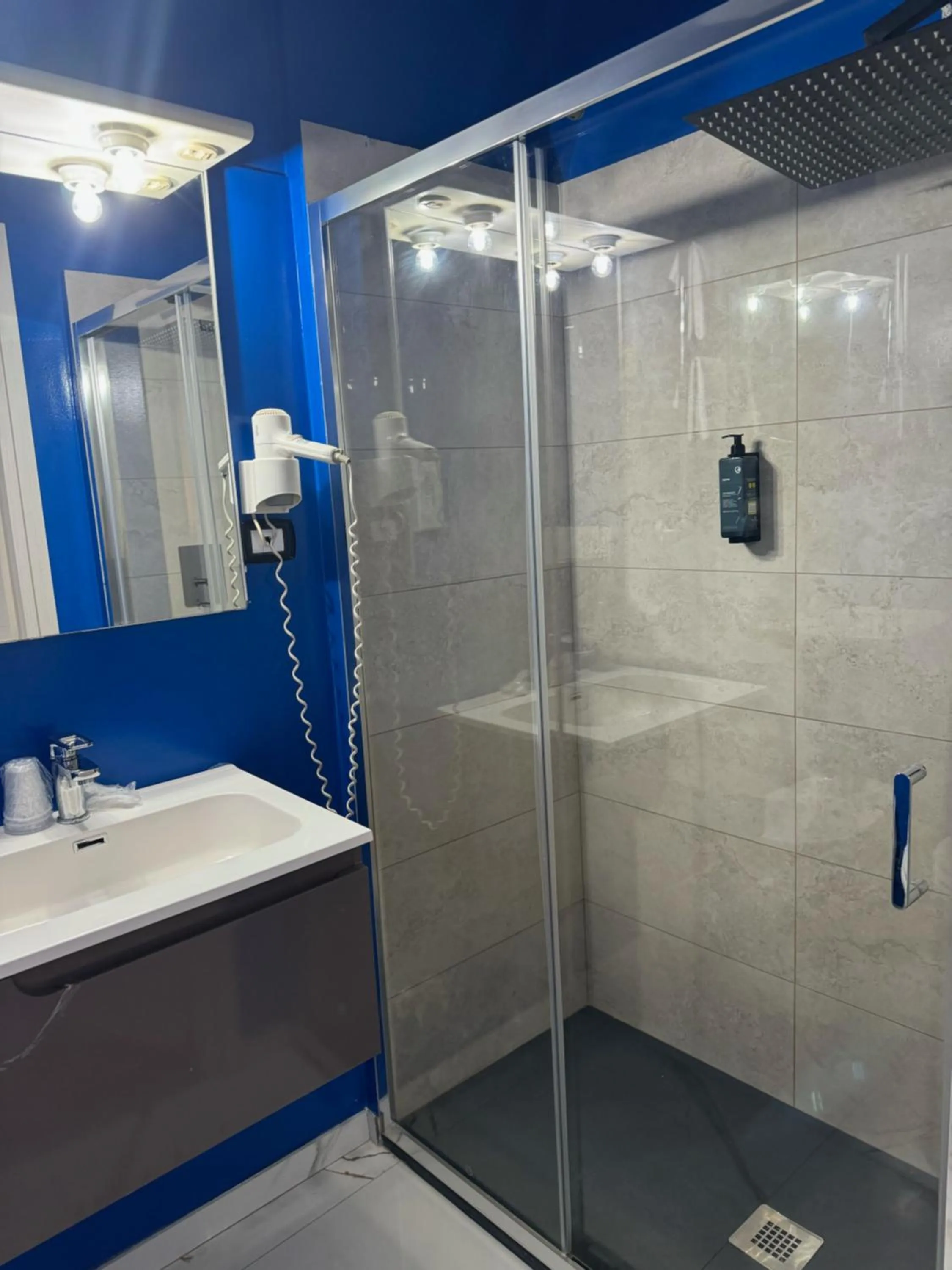 Bathroom in Hotel Veronese