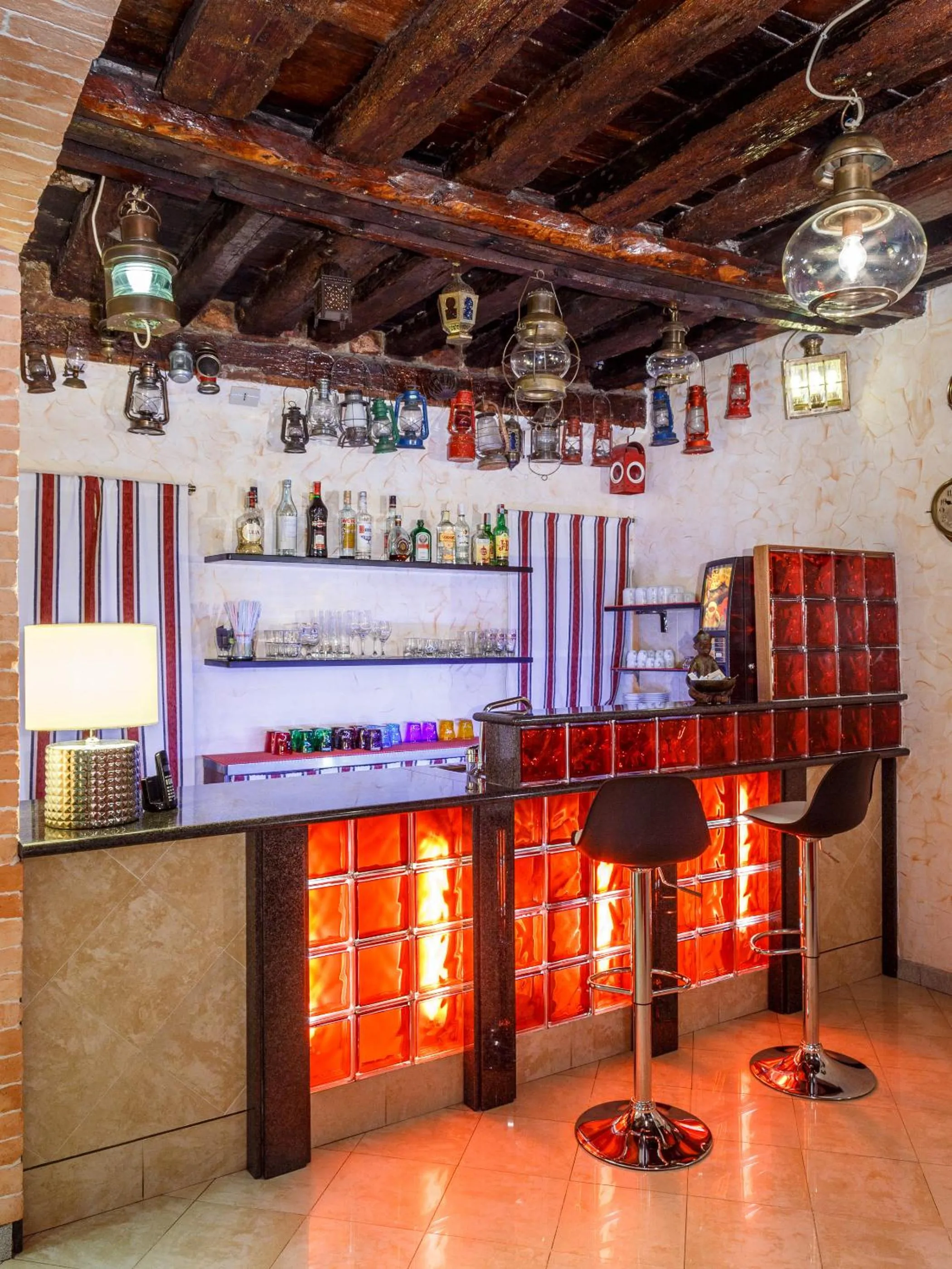 Lounge or bar in Hotel Veronese