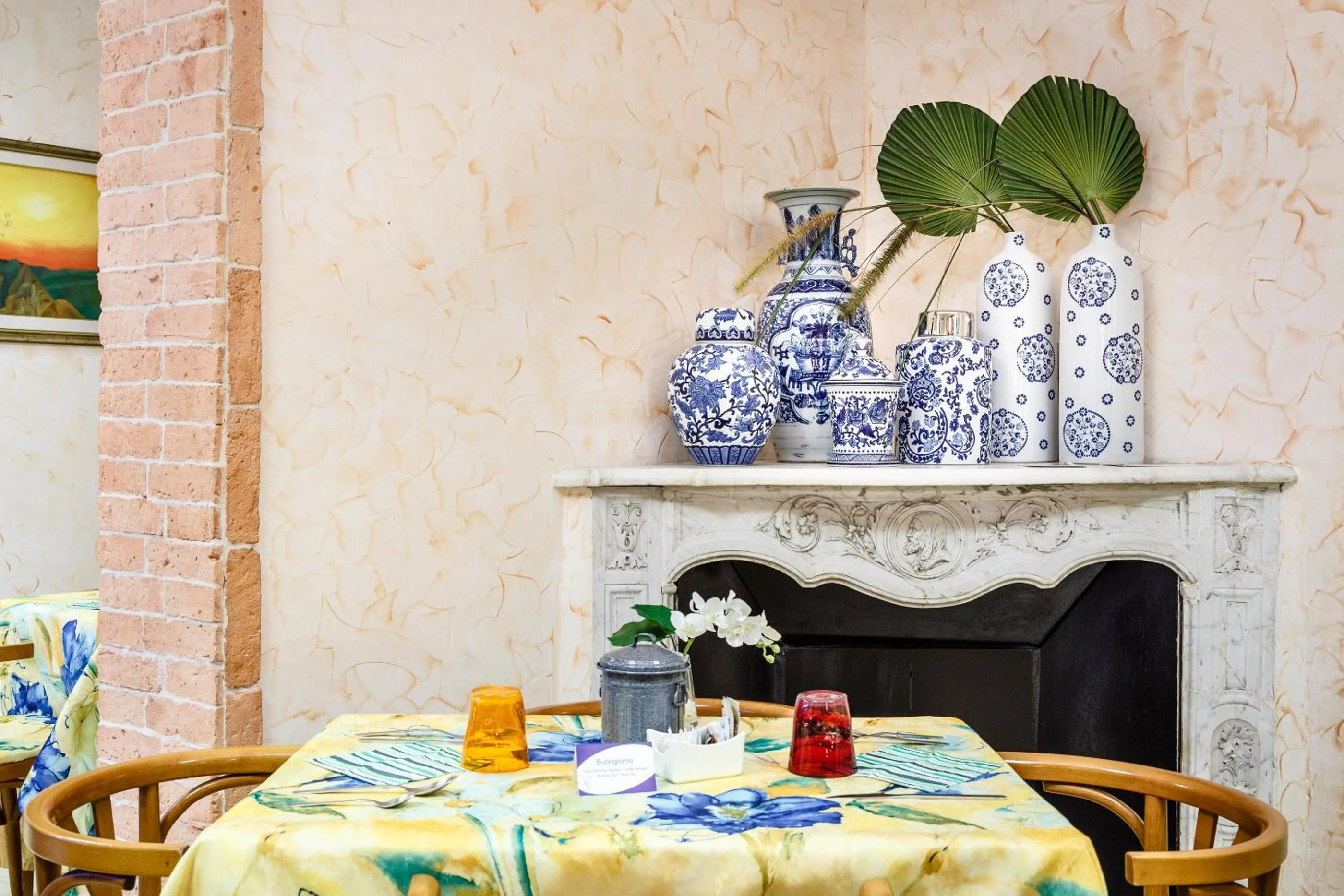 Restaurant/places to eat in Hotel Veronese