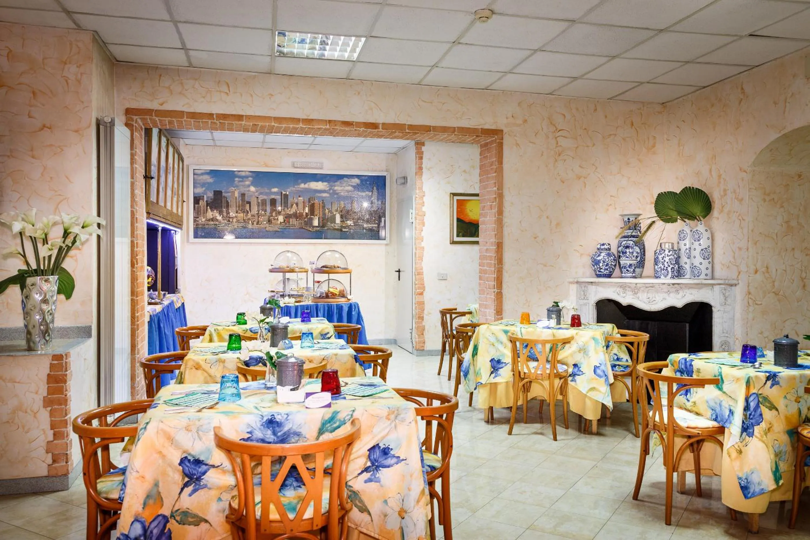 Restaurant/places to eat in Hotel Veronese